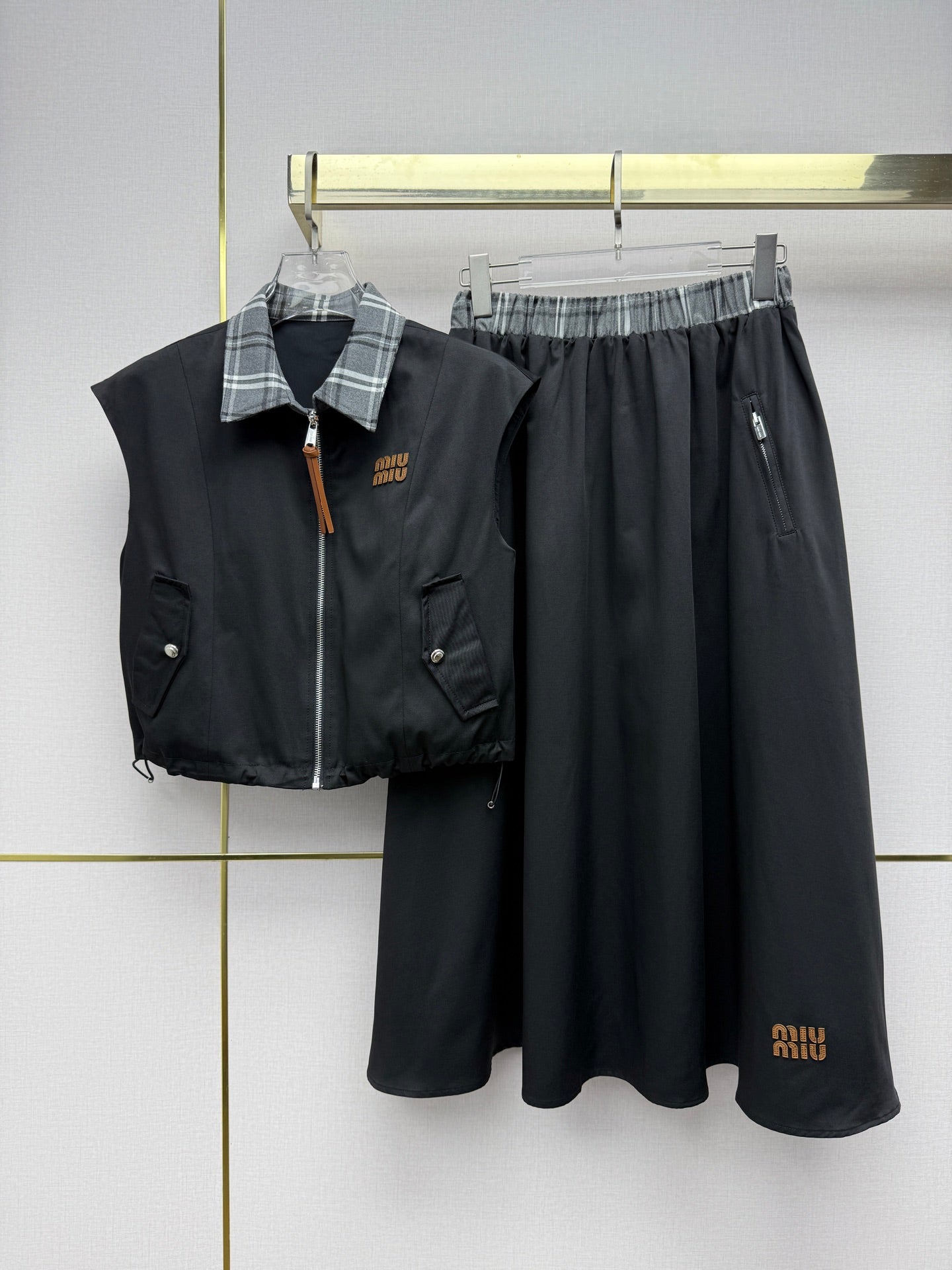 Miumiu 2026 Sleeveless Zipper Vest And Skirt Set Polyester Rayon