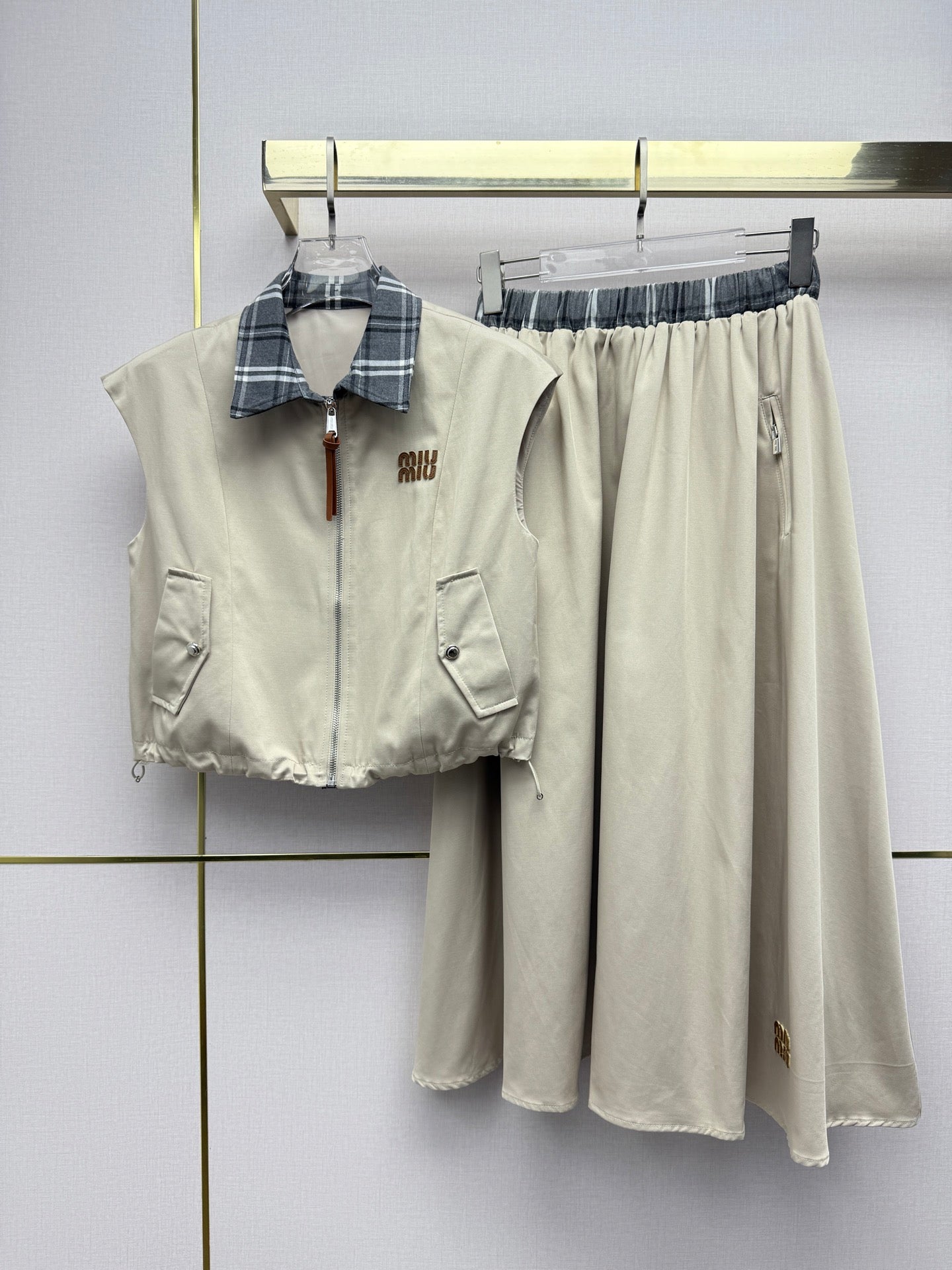 Miumiu 2026 Sleeveless Zipper Vest And Skirt Set Polyester Rayon