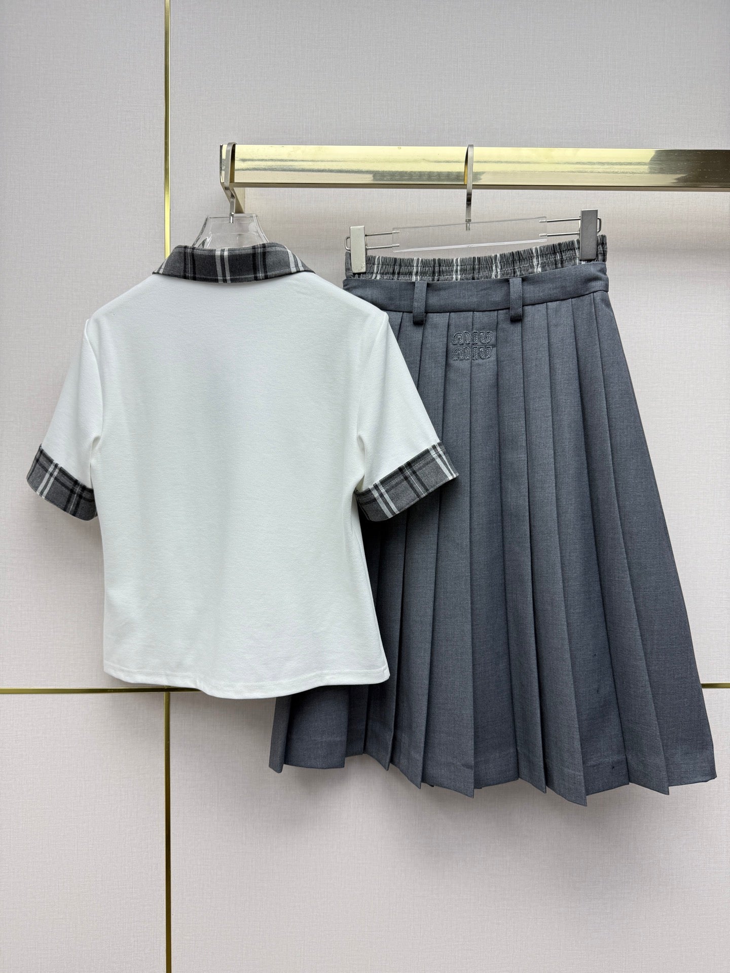Miumiu 2026 Polo Collar and High-Waisted Pleated Skirt Cotton