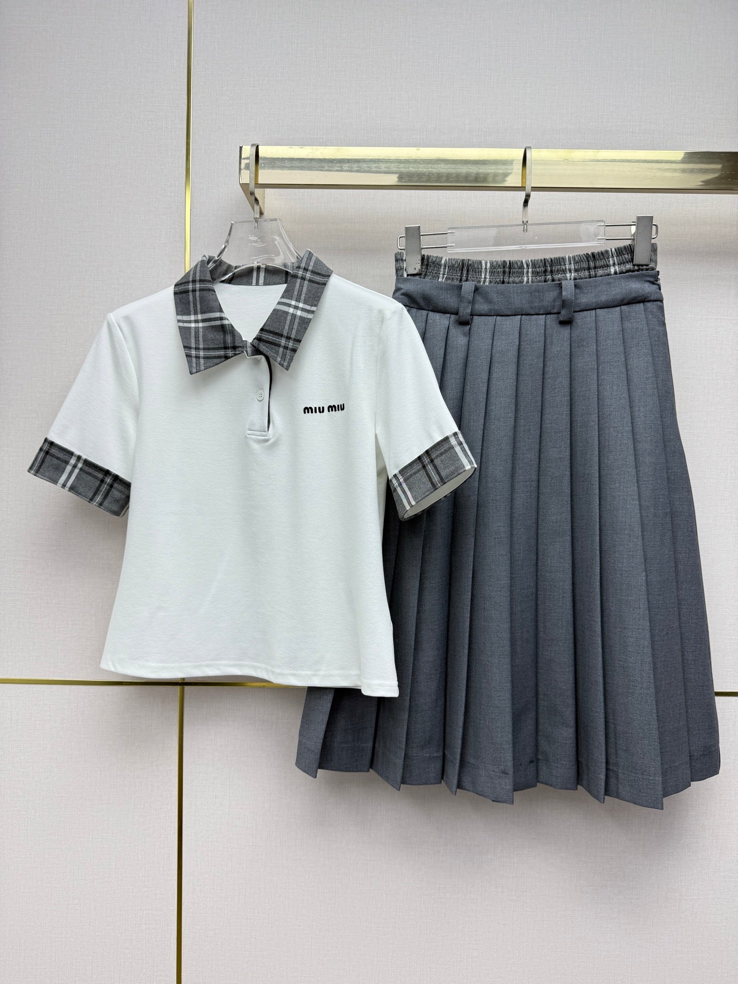 Miumiu 2026 Polo Collar and High-Waisted Pleated Skirt Cotton