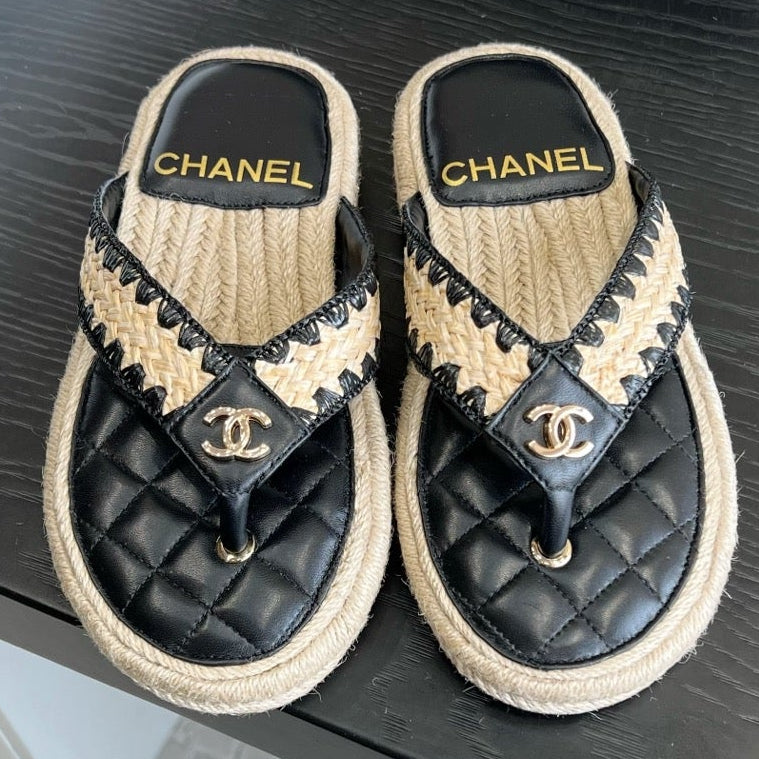 Chanel 2026 Flip-Flops Sandals Straw Leather 977297