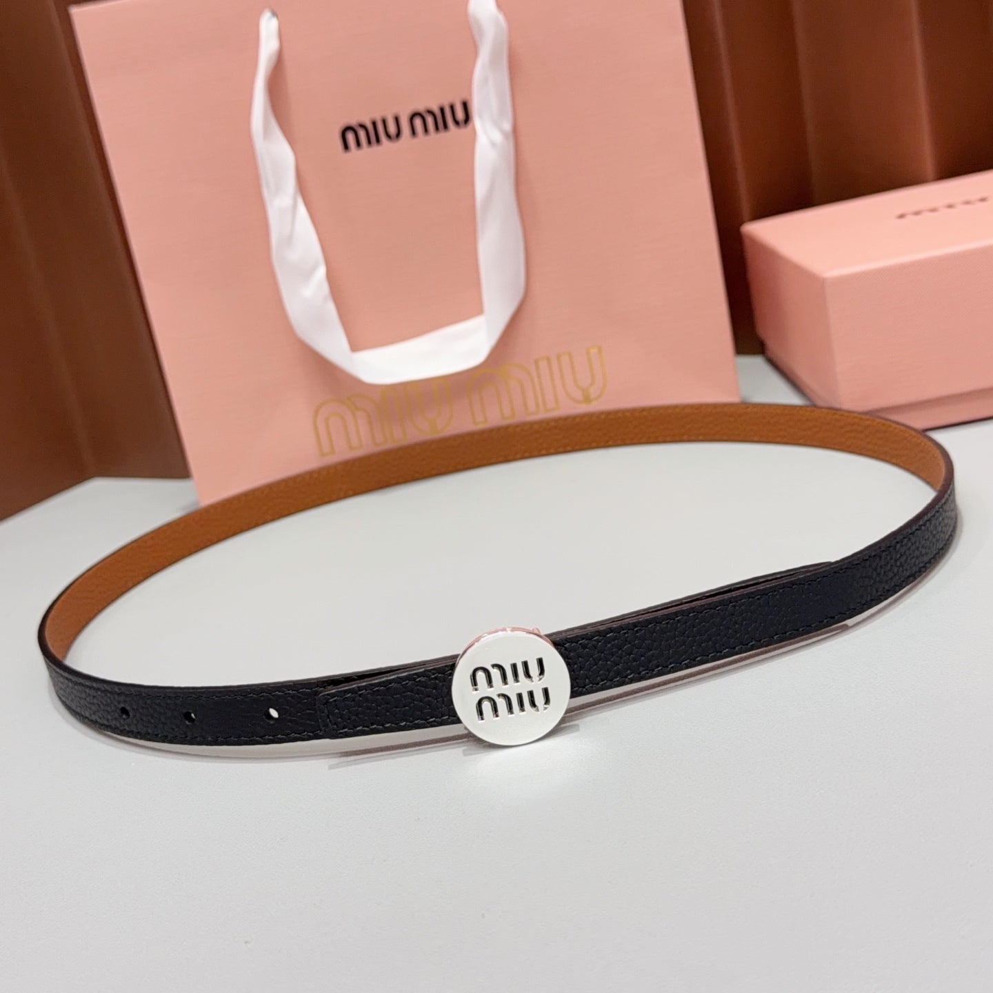 Miumiu 2026 Round Logo Buckle Belt 15mm Cowhide 215692
