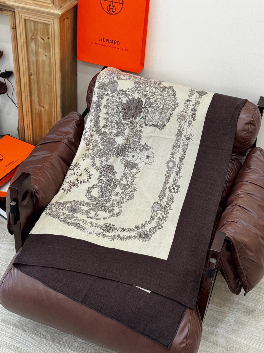 HM 25s Velvet Square Scarf 140cm Light Beige Black Cashmere 976212