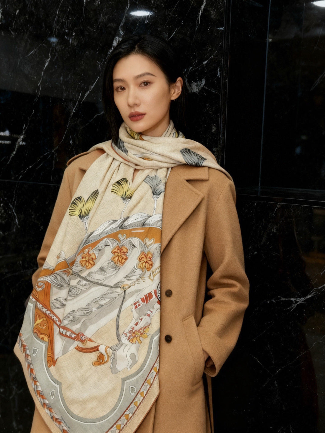 HM 25s Velvet Square Scarf 140cm Beige Colorful Cashmere 976218