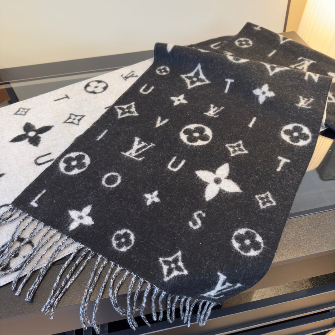LV 25 Scarf 220CM Black Wool 293520
