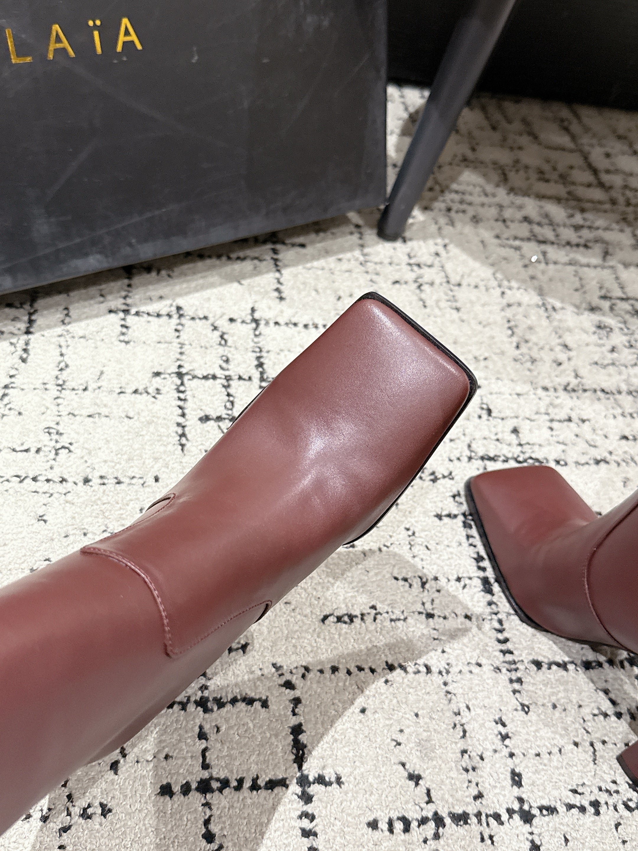 Alaia 2025 Square Toe High Heeled Boot Burgundy Calfskin 558670