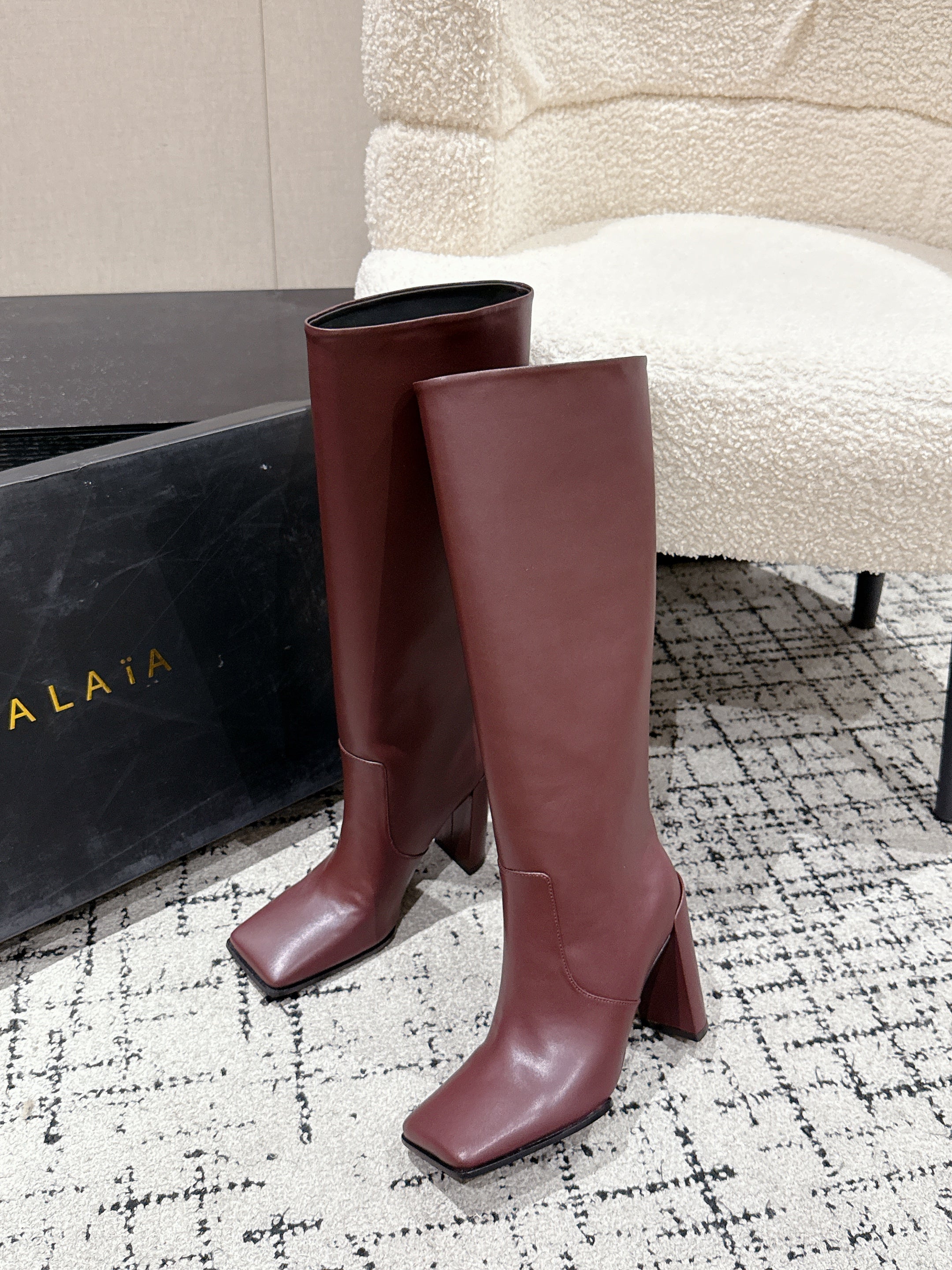 Alaia 2025 Square Toe High Heeled Boot Burgundy Calfskin 558670