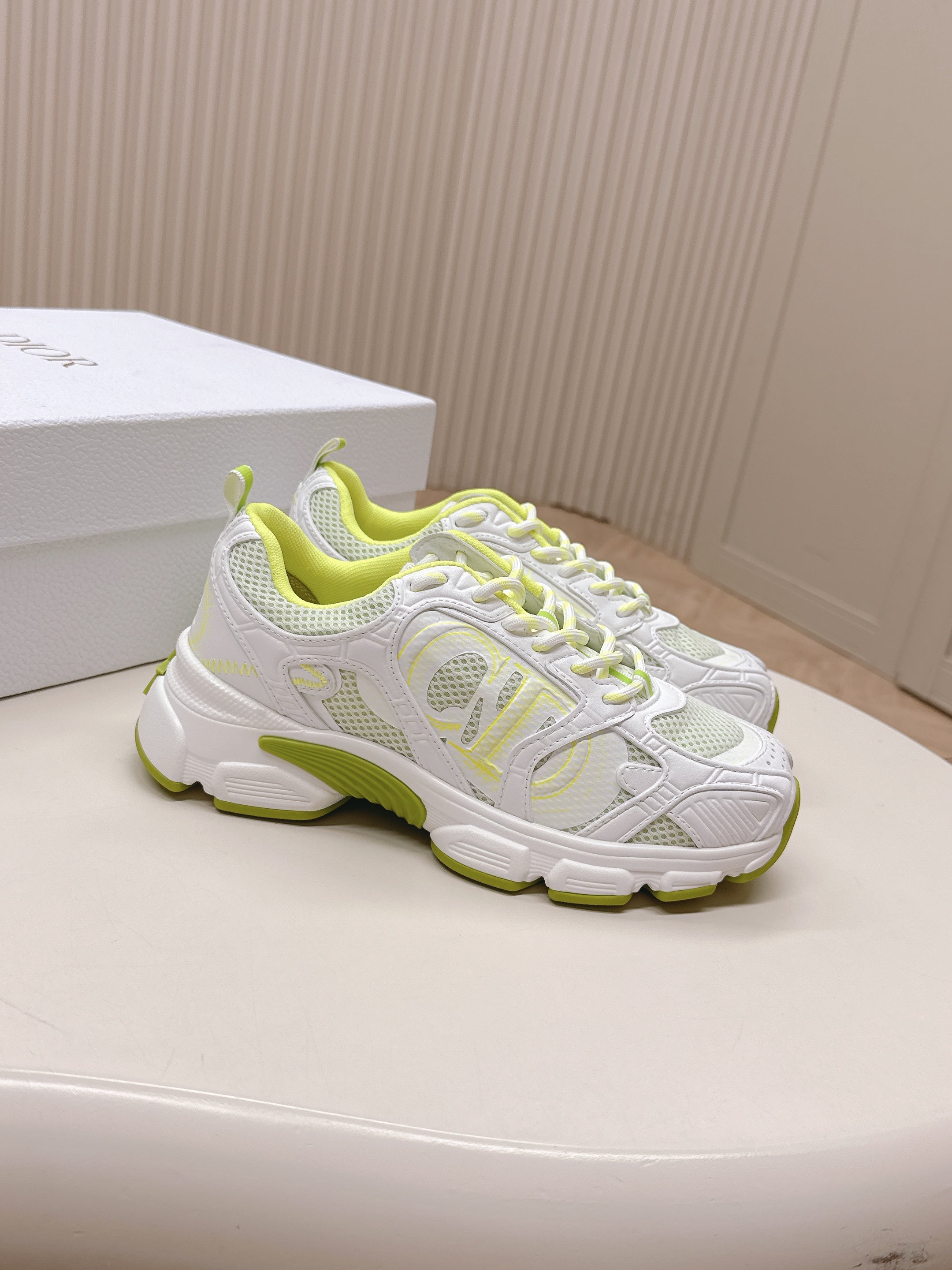 CD 26s Chrono Sneakers White Green Cowhide Mesh 643754