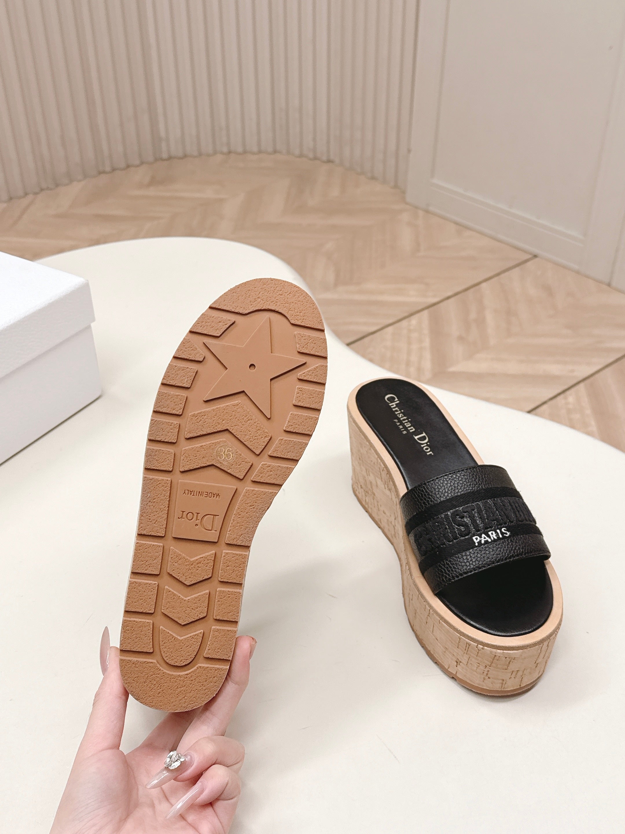 CD 26s  Platform Sandals 85 Black Cowhide 643779