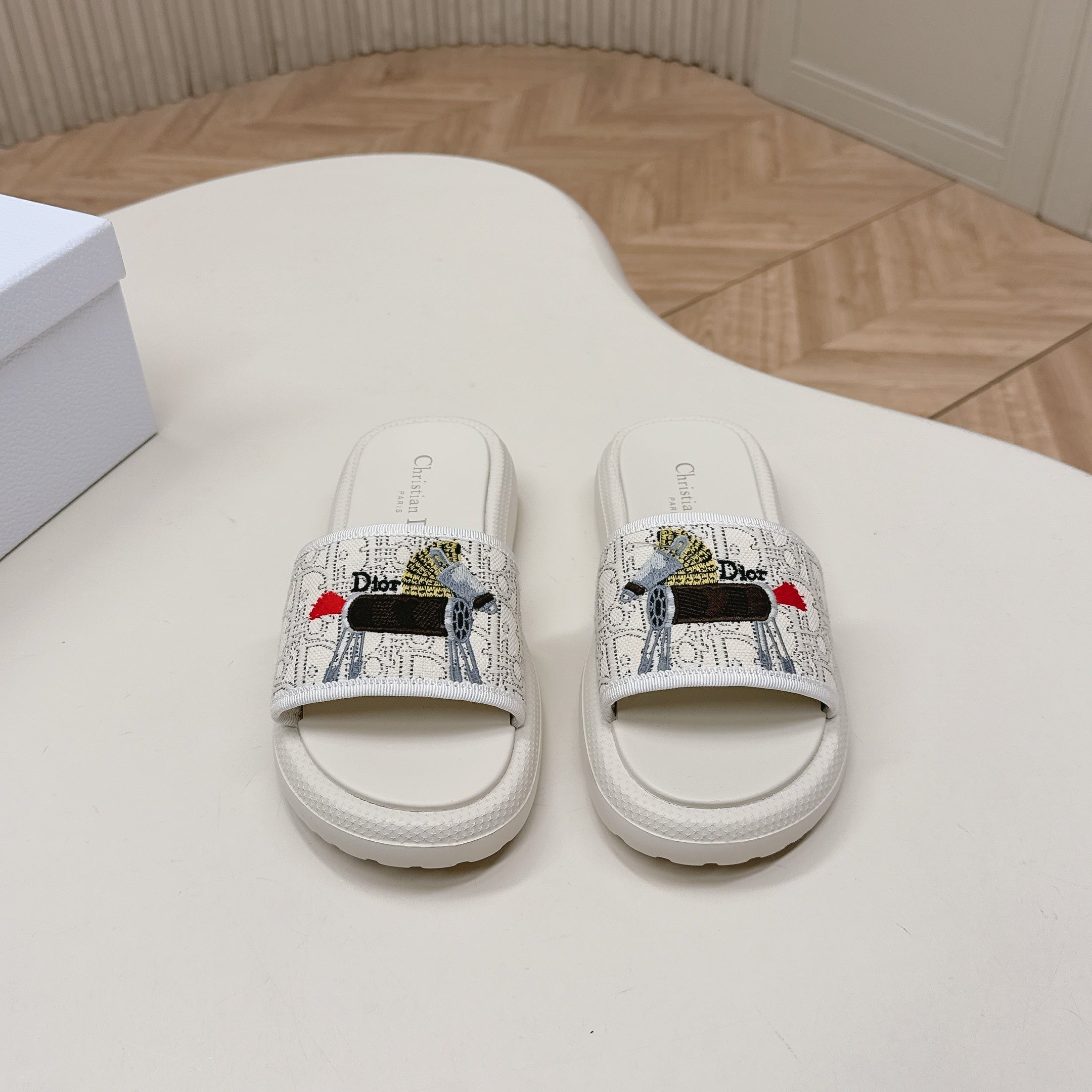 CD 26s  Slippers White Canvas Lambskin 643806