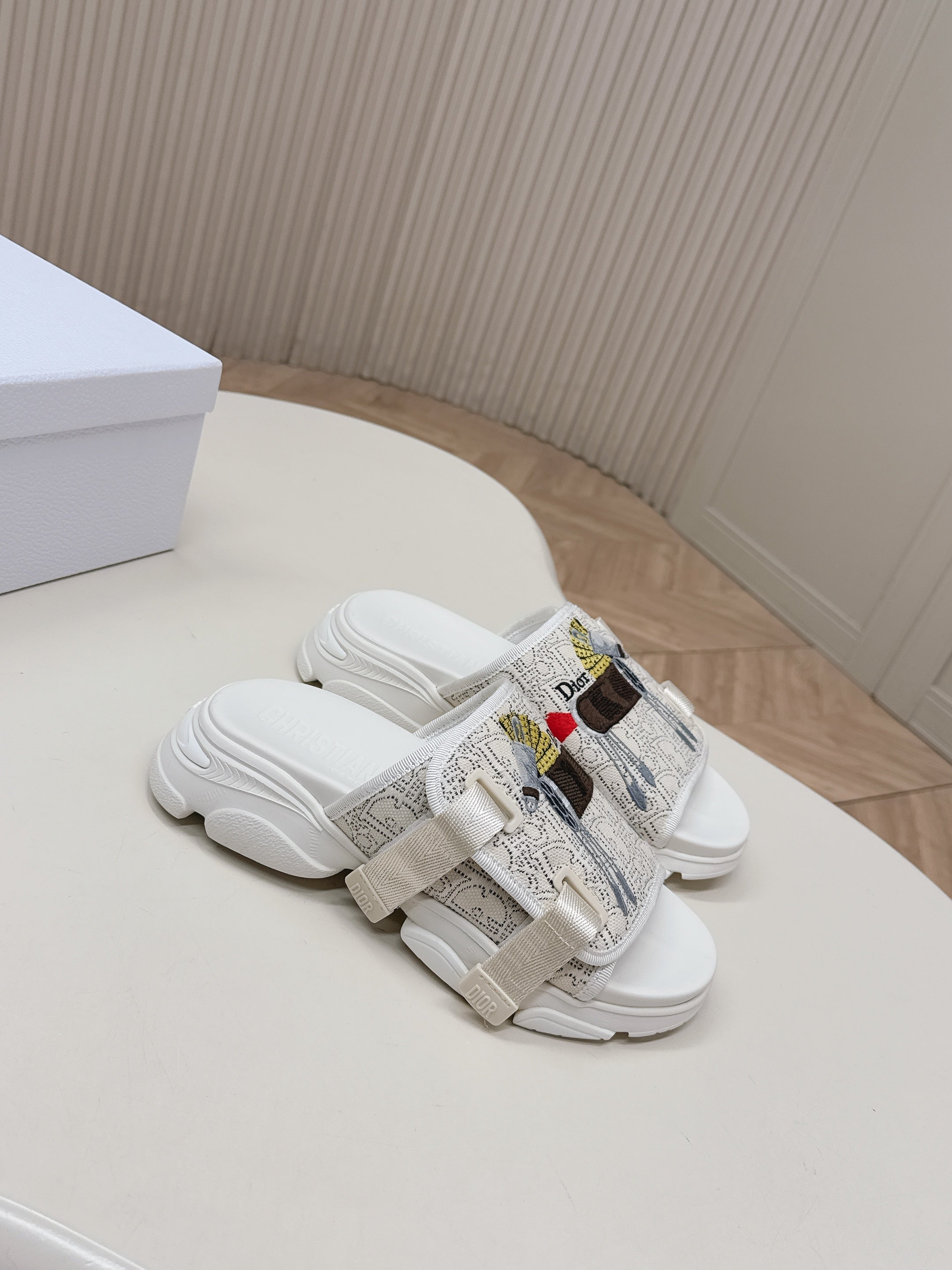 CD 26s  Platform Slippers 35 Cream White Canvas Lambskin 643810