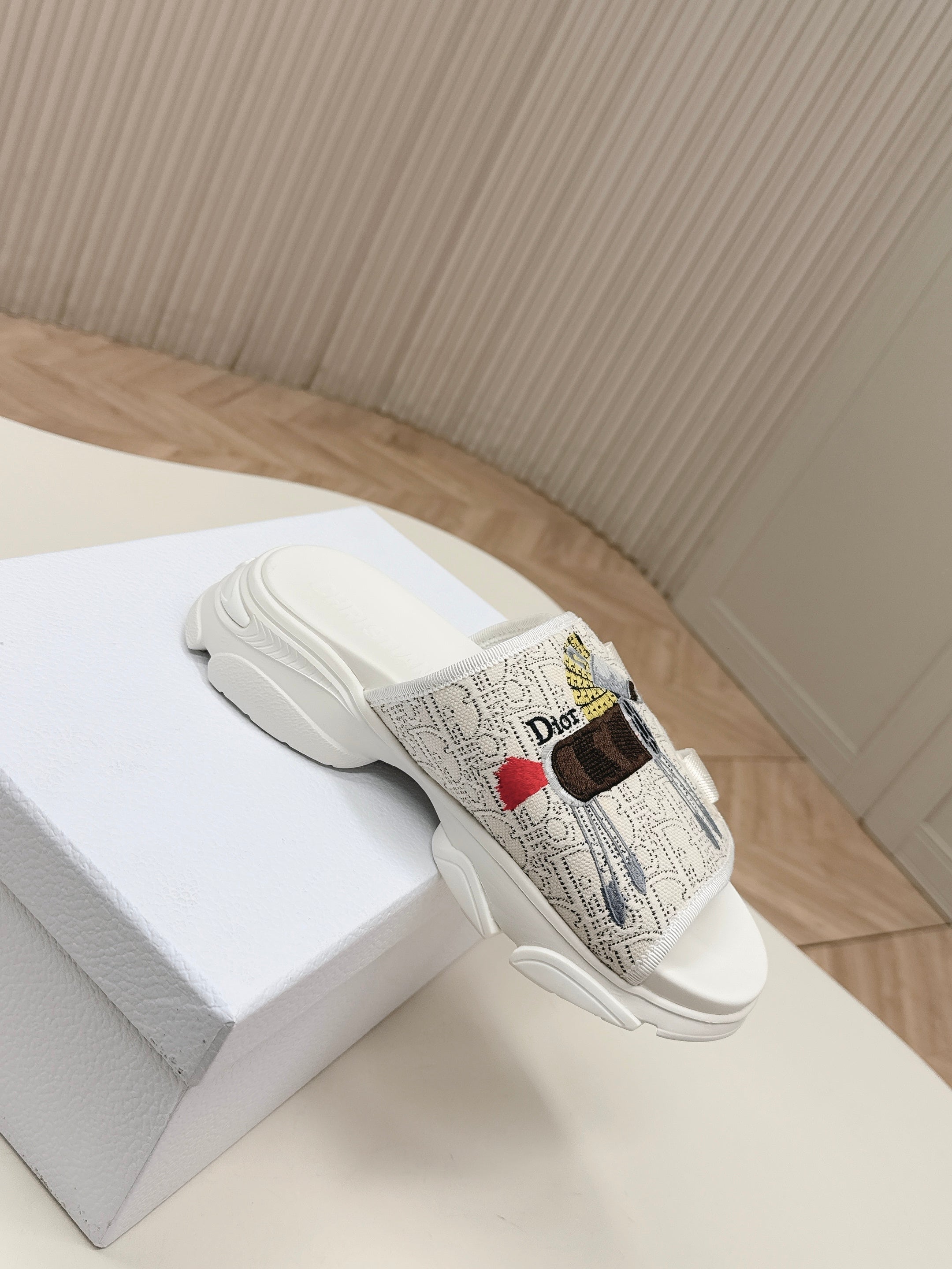 CD 26s  Platform Slippers 35 Cream White Canvas Lambskin 643810