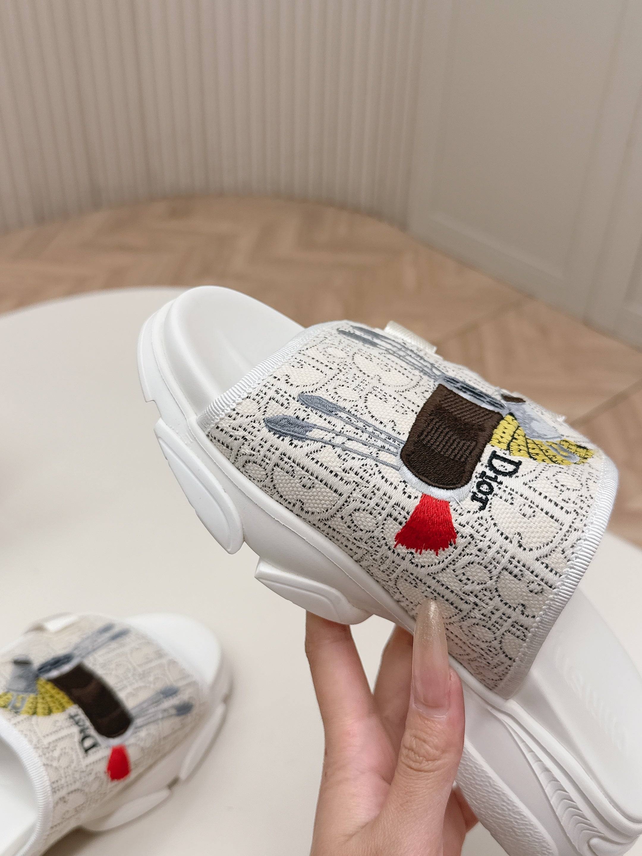 CD 26s  Platform Slippers 35 Cream White Canvas Lambskin 643810