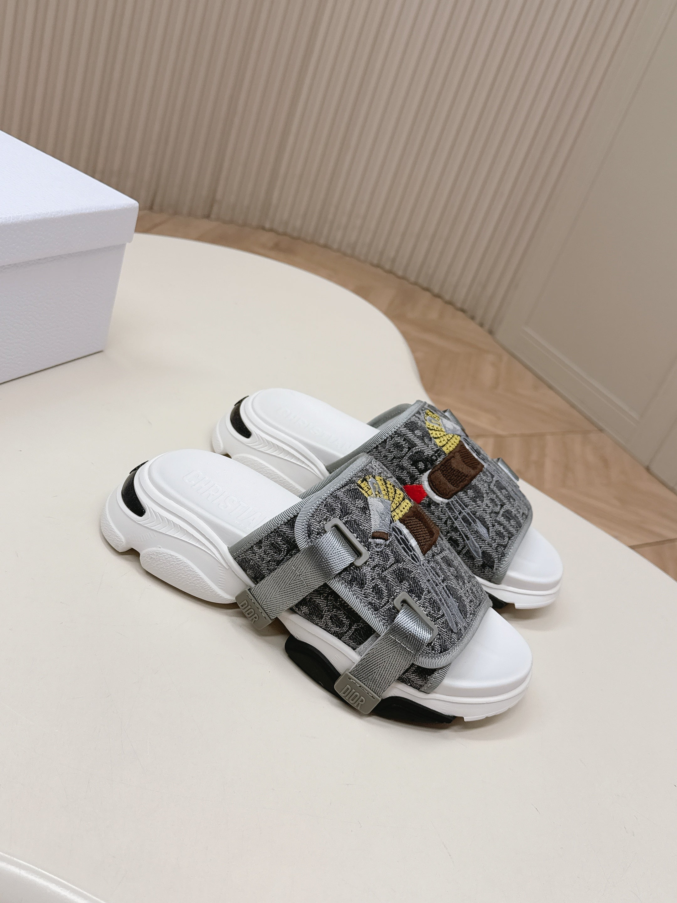 CD 26s  Platform Slippers 35 Gray White Canvas Lambskin 643811