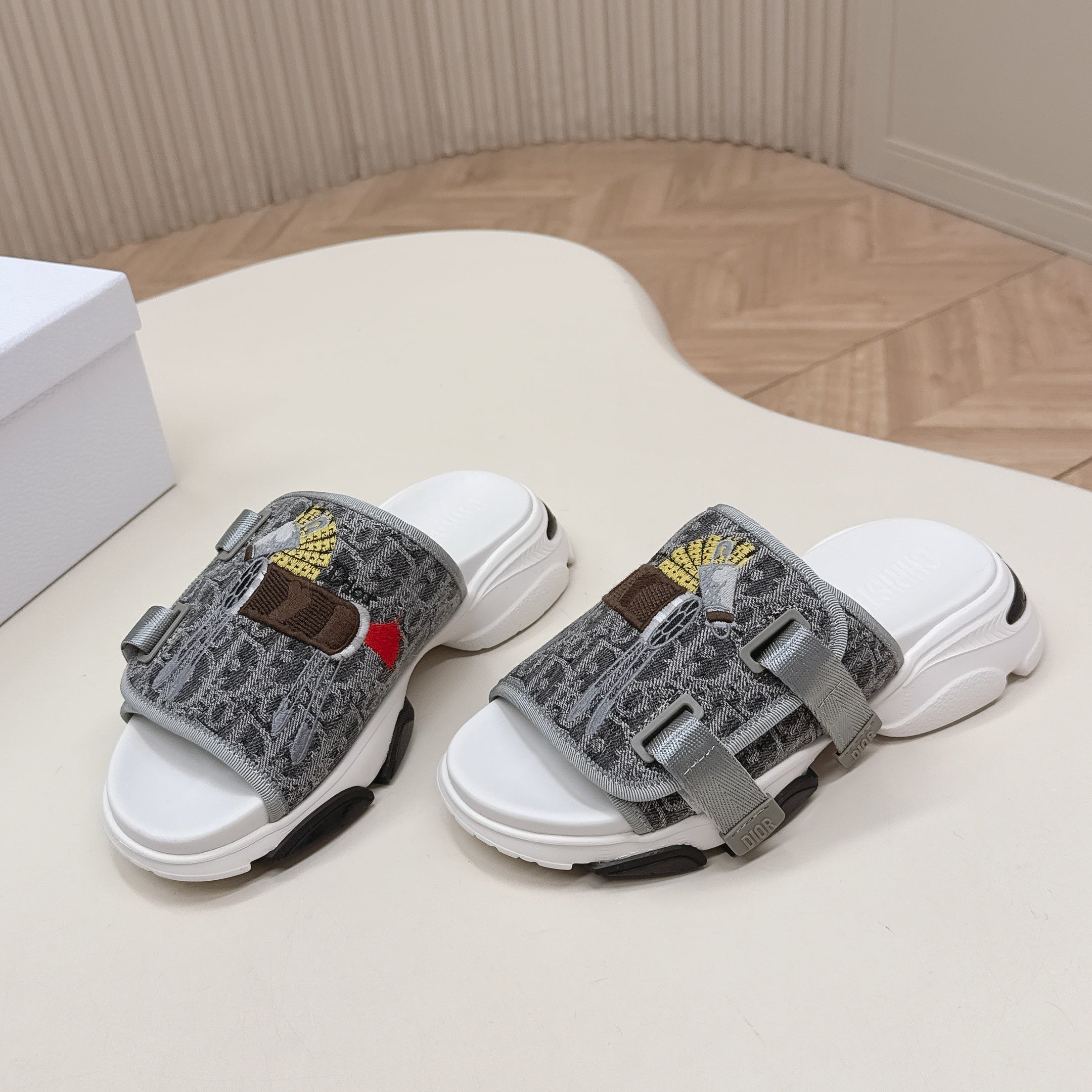 CD 26s  Platform Slippers 35 Gray White Canvas Lambskin 643811