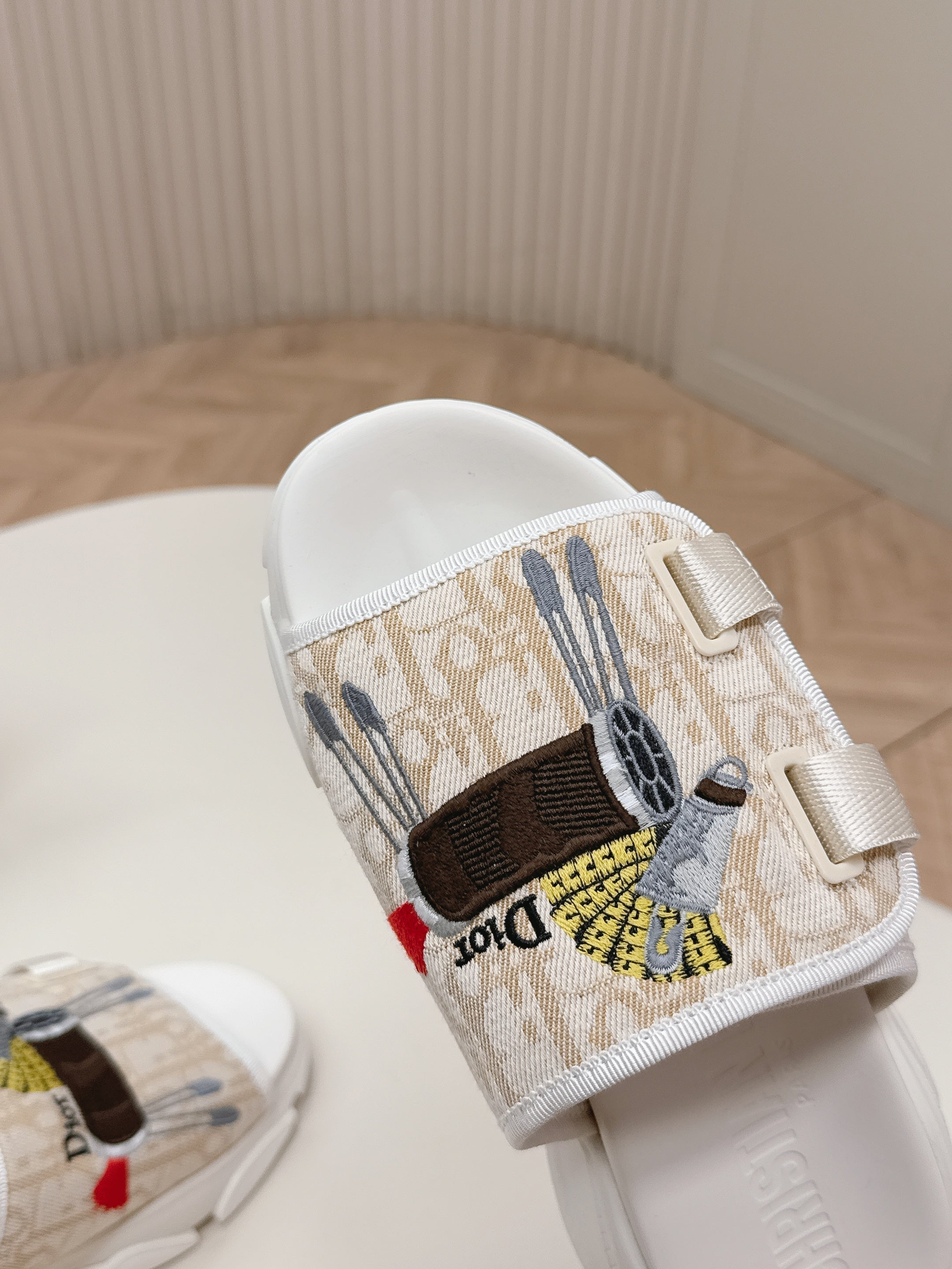 CD 26s  Platform Slippers 35 Beige White Canvas Lambskin 643812