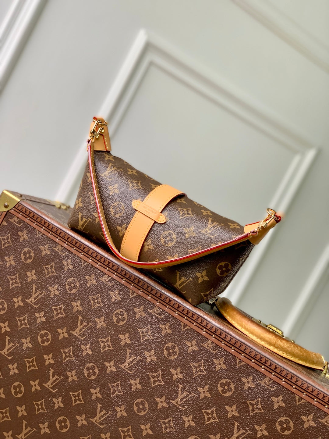 LV 2025 Pochette Mia Camel Brown Leather Canvas 346572