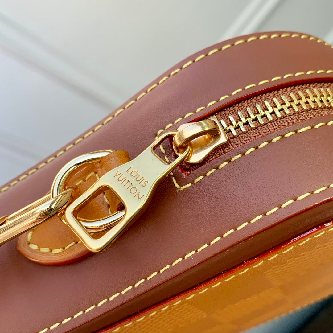 LV 2025 Toast Wearable Wallet 20cm Camel Brown Leather 347100