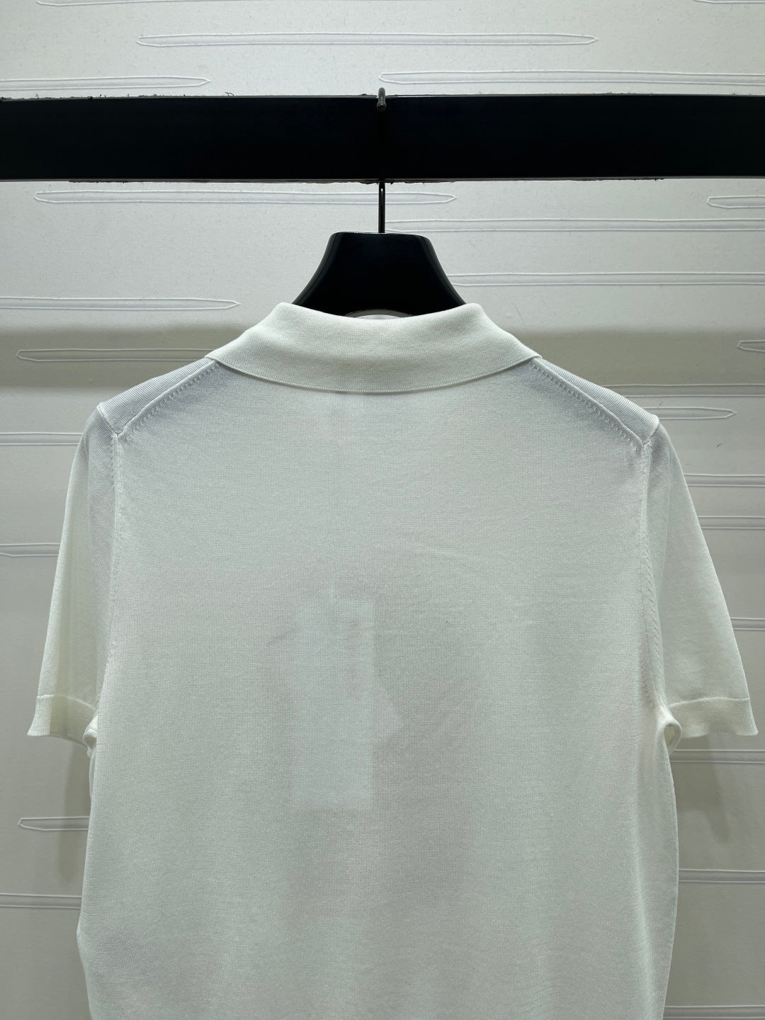 Dior 2026  Embroidered Collared Knit Short-sleeved Top 392653