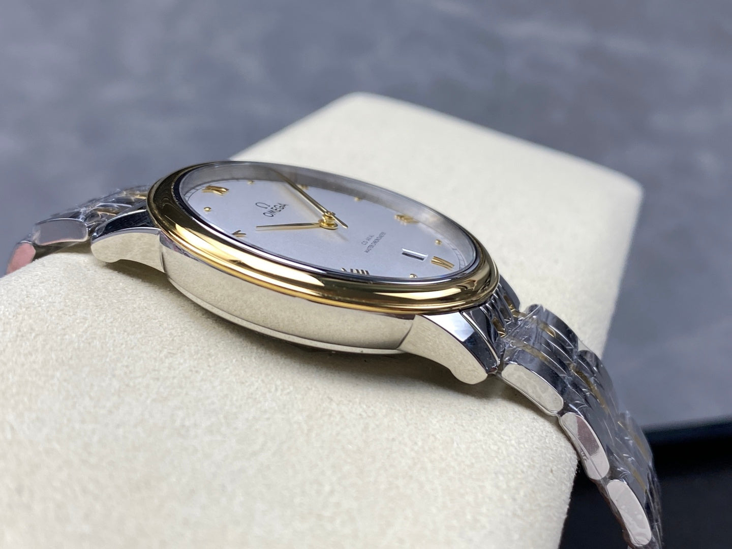 Omega De Ville Prestige Co-Axial Master Chronometer 41mm Gold Steel