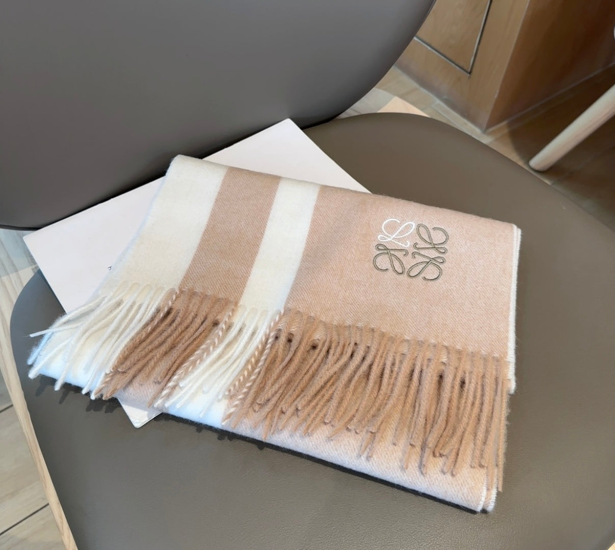 Loewe Scarf 180CM  Beige Cashmere 969481