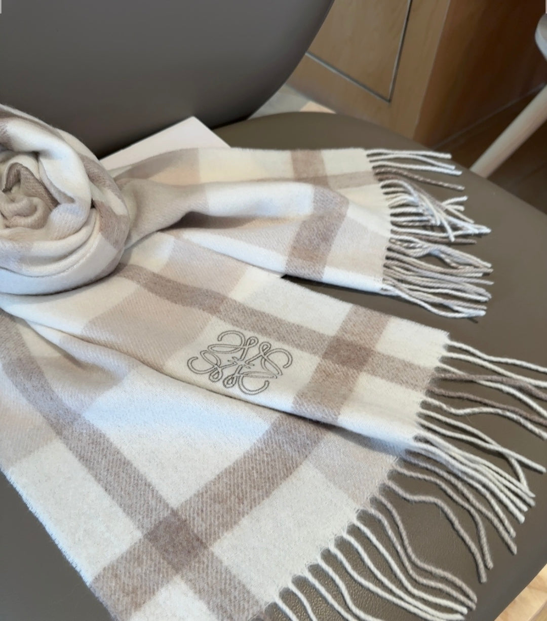 Loewe Scarf 180CM Ivory Beige Cashmere 969482