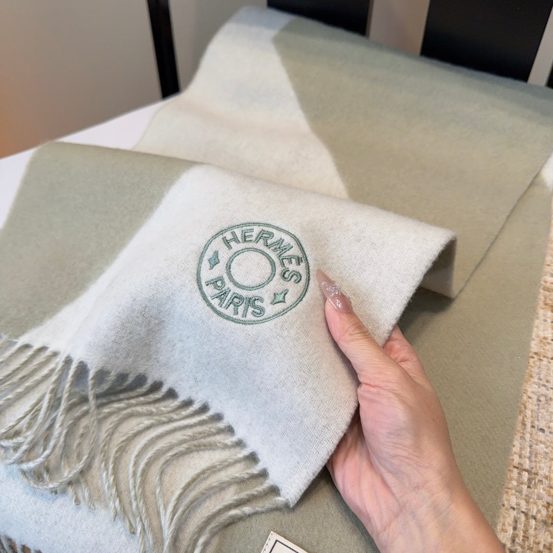 HM Scarf 190 CM Light Green Wool 969497