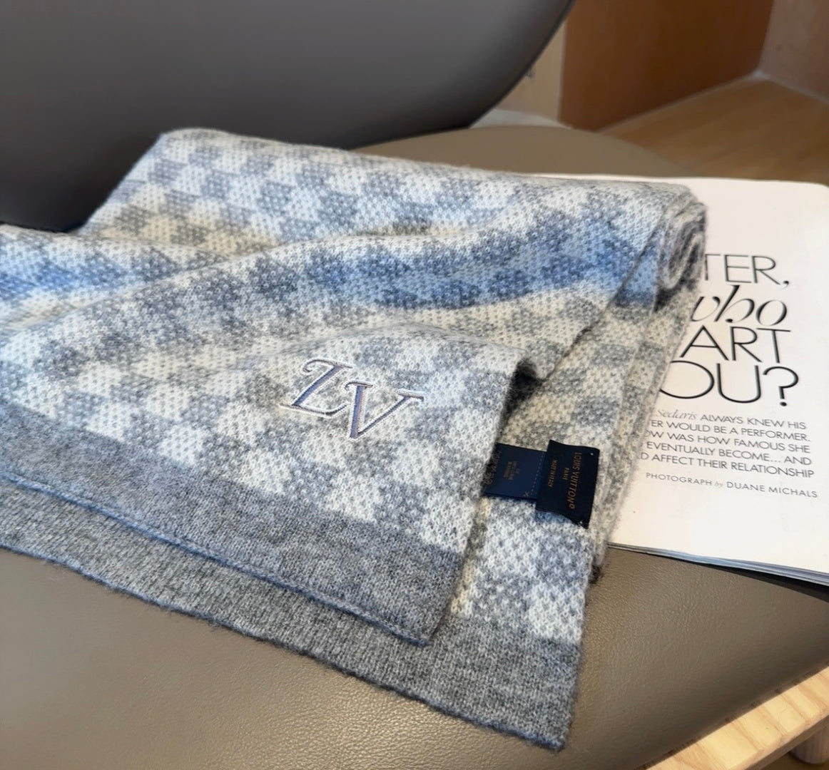 LV Couple's Style Scarf 180cm Gray Knitted  Cashmere 973385