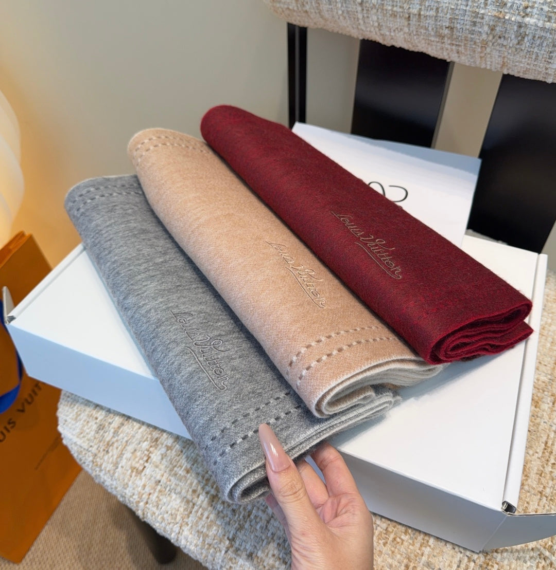 LV Scarf 180cm Beige Cashmere 973410