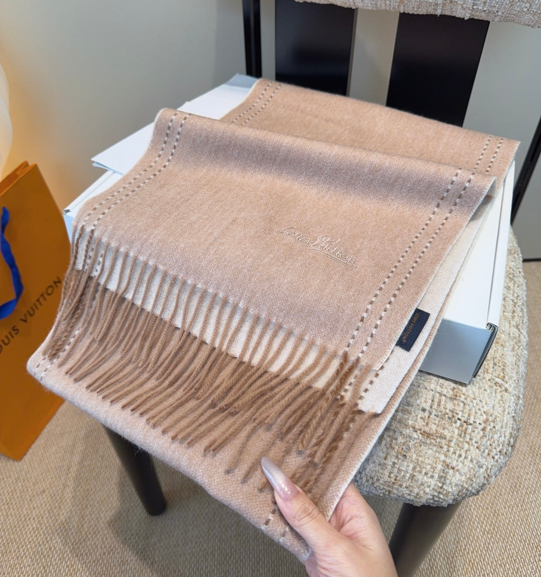 LV Scarf 180cm Beige Cashmere 973410