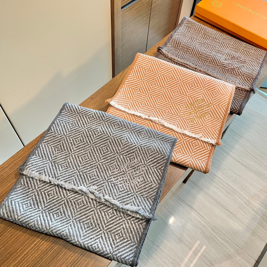 LV Exclusive Scarf 200cm Gray Cashmere 976320