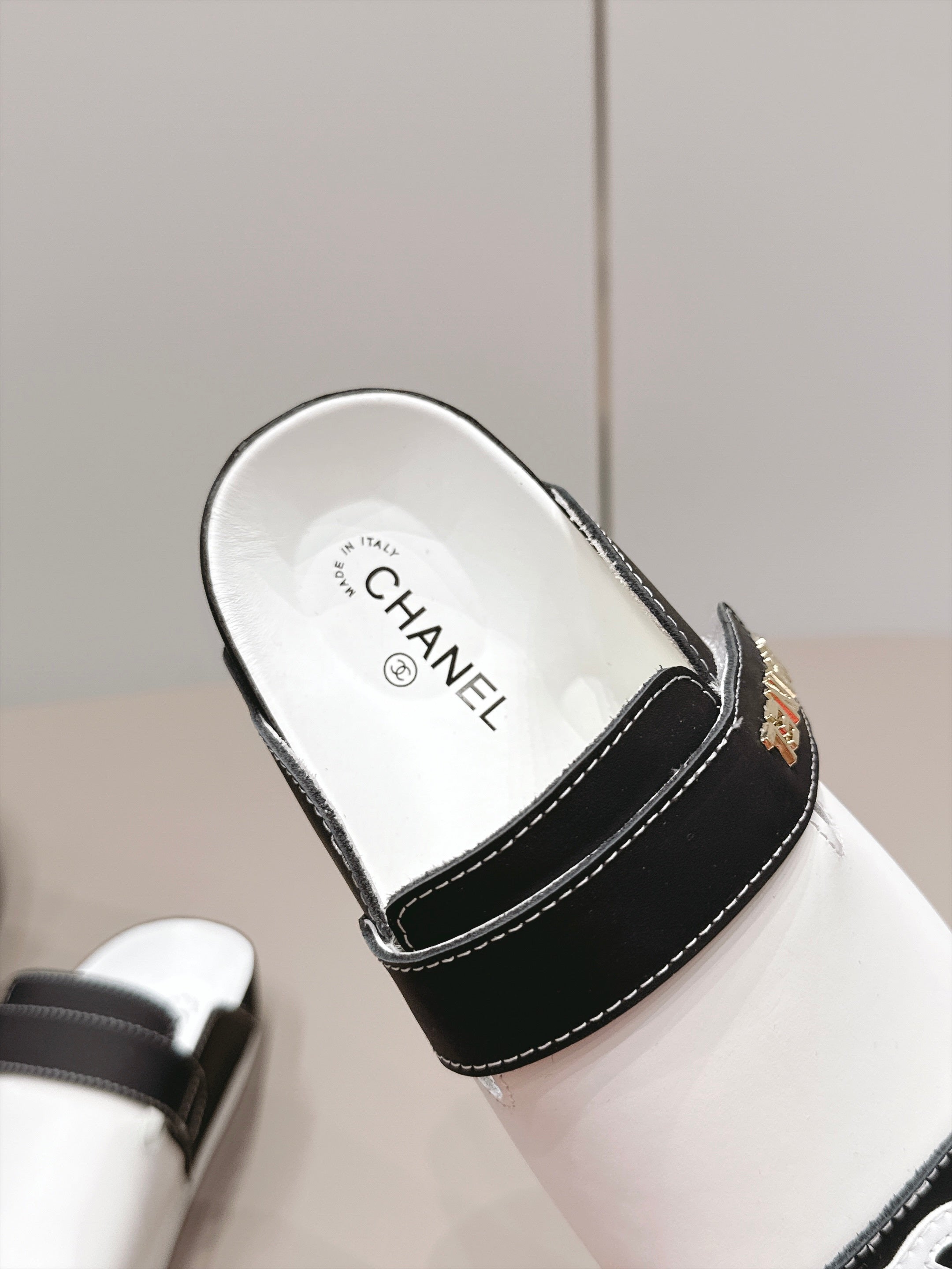 Chanel 2026 Slip-On Mule Leather 976804