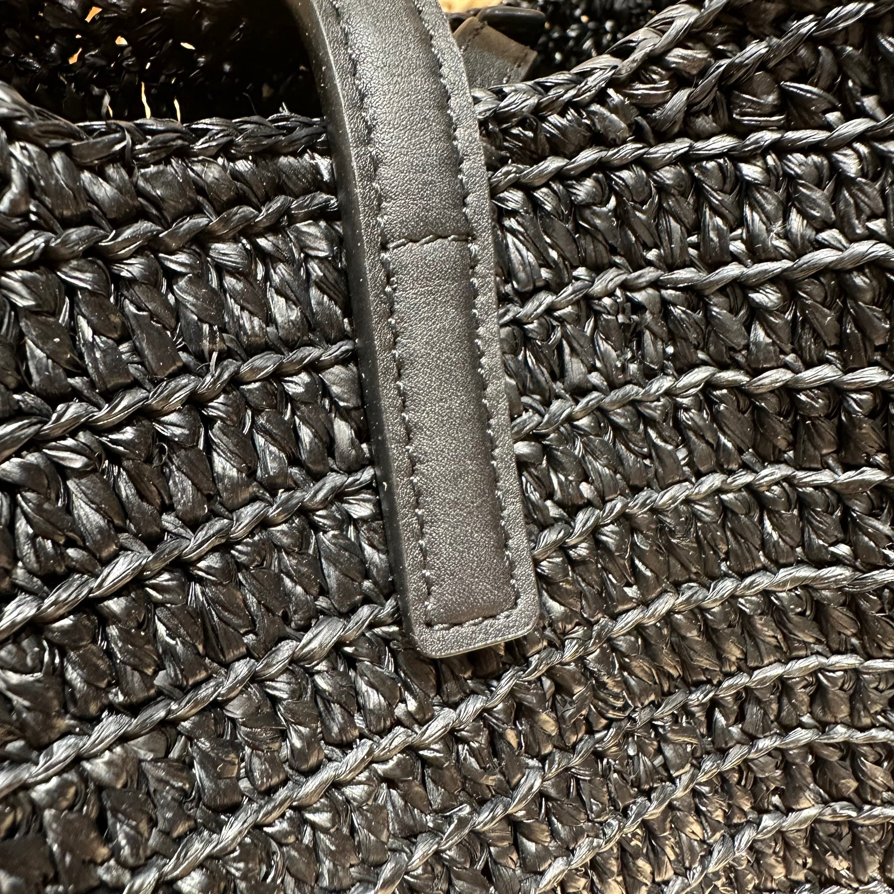 YSL LE 5 À 7 Shoulder Bag 22 Black Raffia