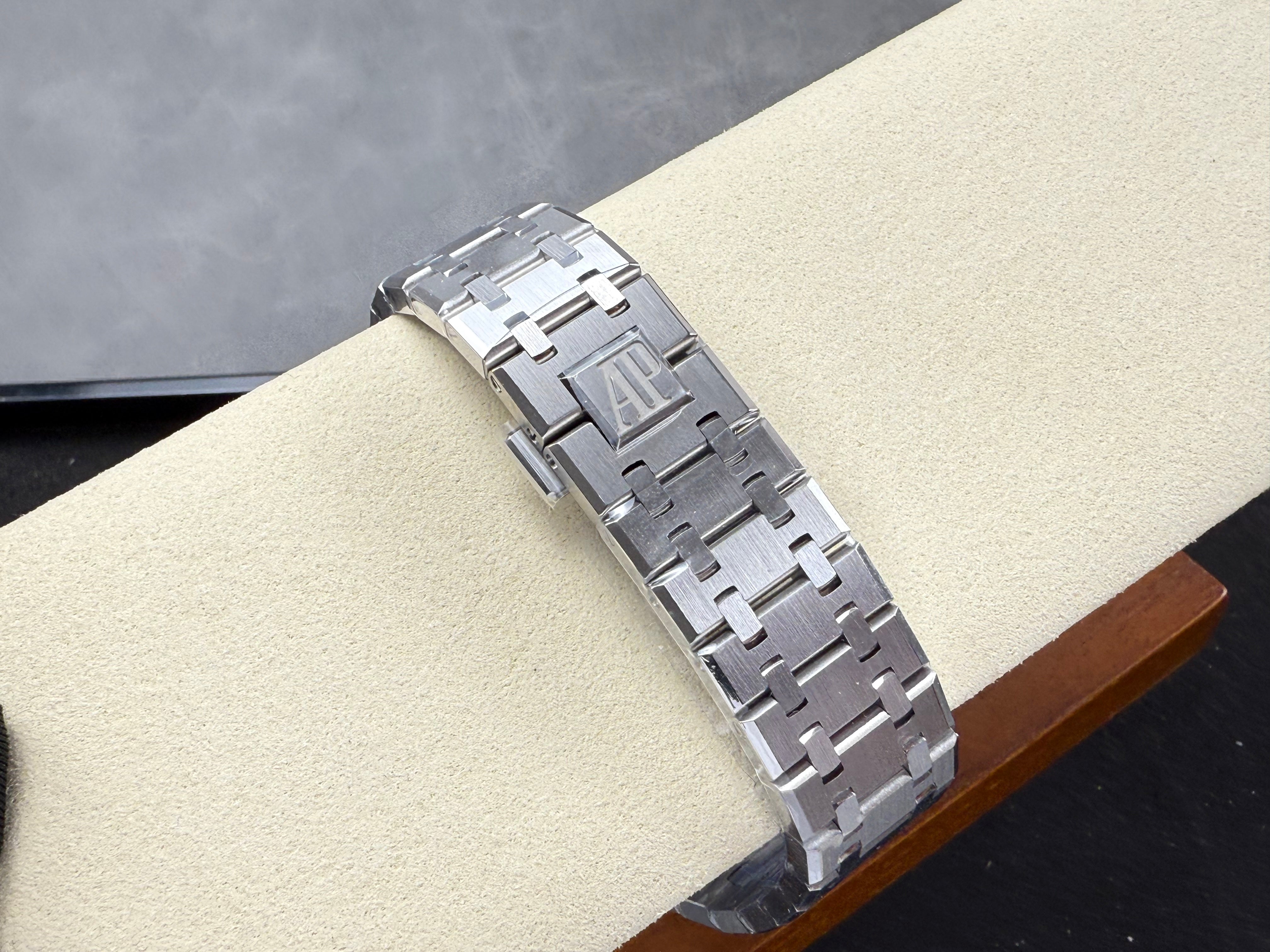 Audemars Piguet Royal Oak Chronograph 41mm Panda Dial