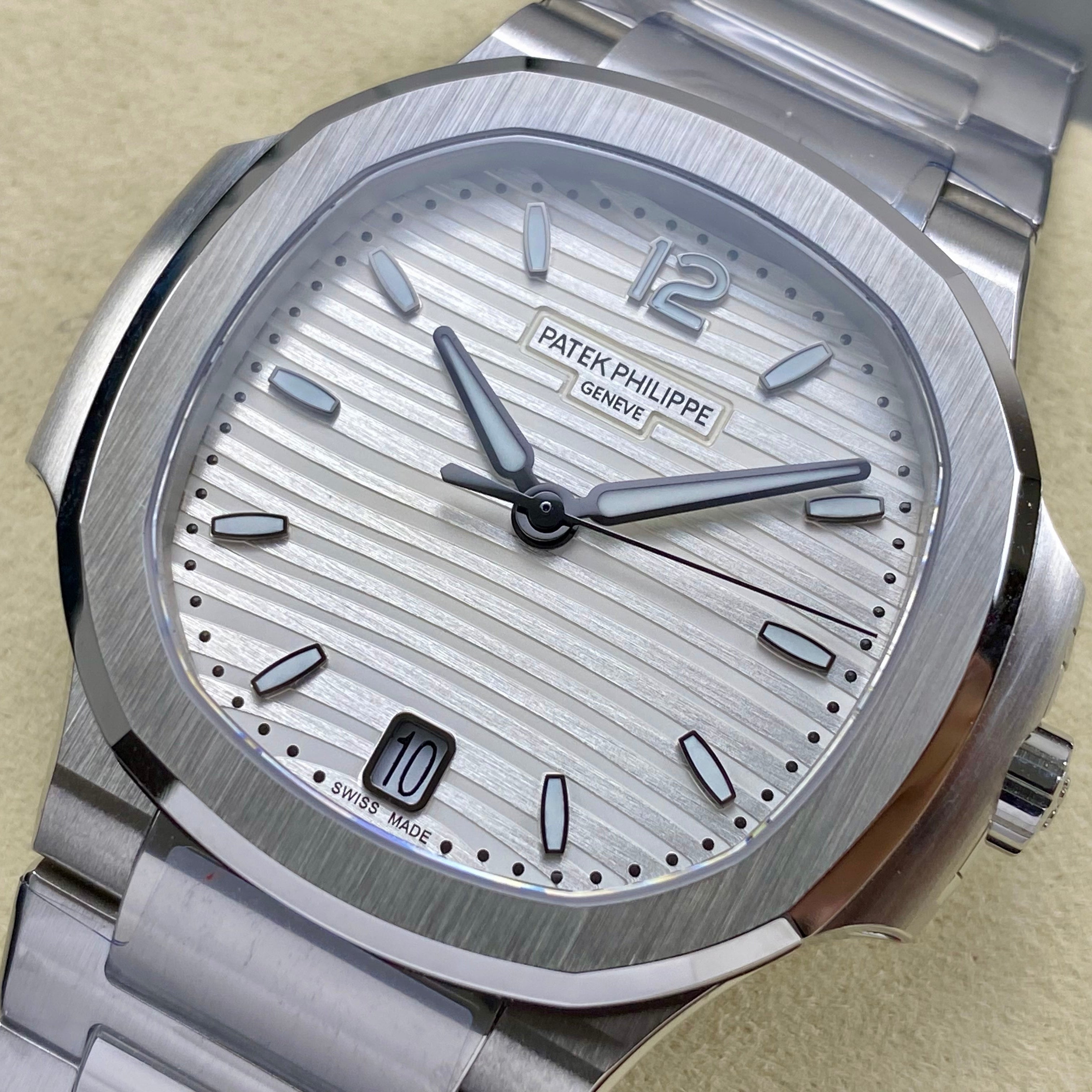 Patek Philippe Nautilus 35mm Cream Dial Sliver Case