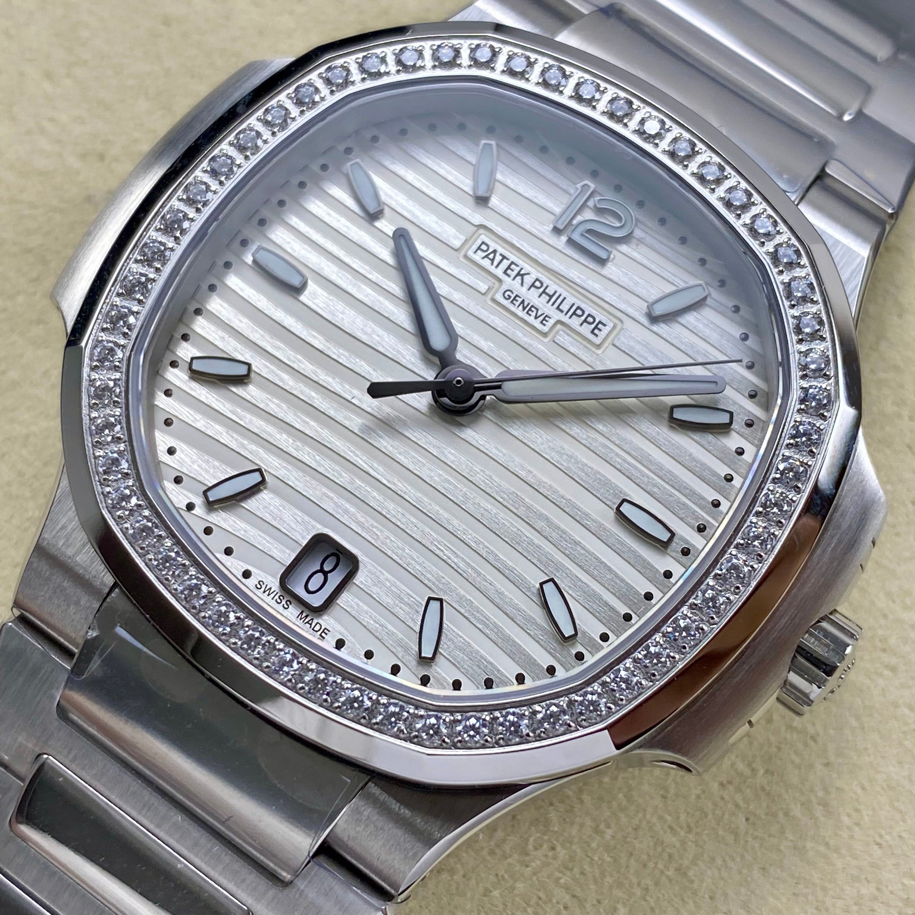 Patek Philippe Nautilus 35mm Cream Dial Sliver Case Diamond Bezel