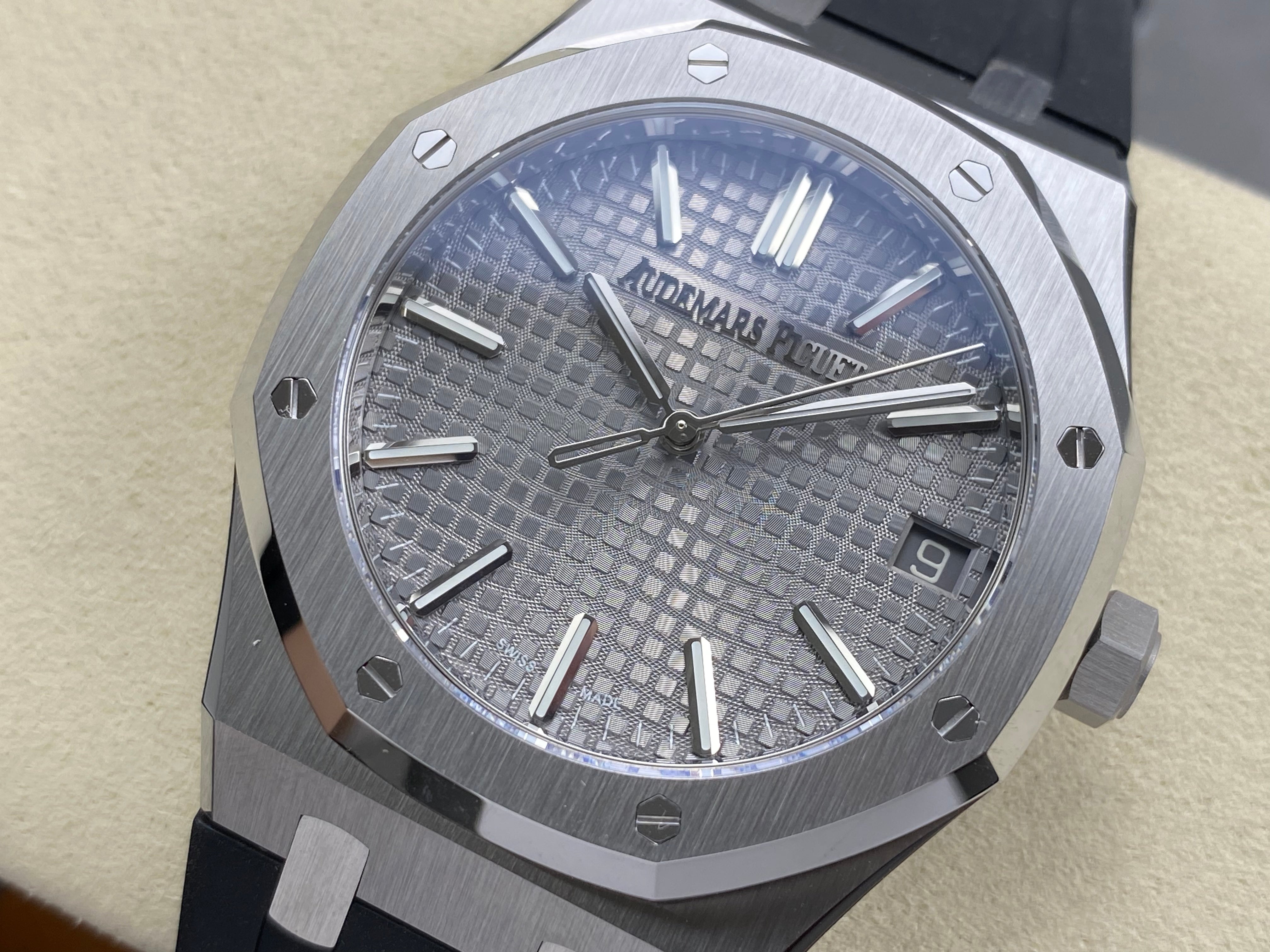 Audemars Piguet Royal Oak Selfwinding 41mm 15510 Grey Dial Rubber Strap