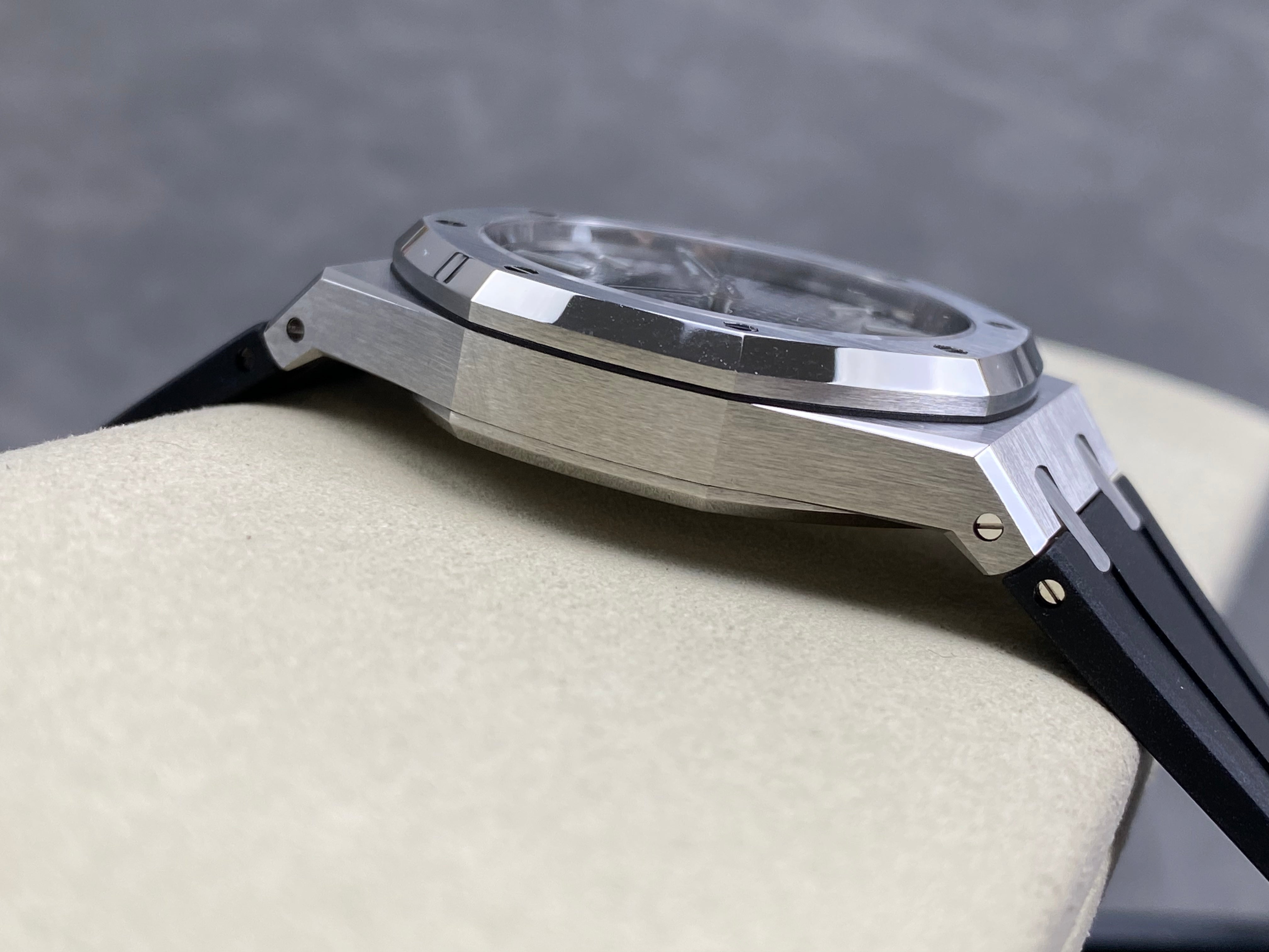 Audemars Piguet Royal Oak Selfwinding 41mm 15510 Grey Dial Rubber Strap