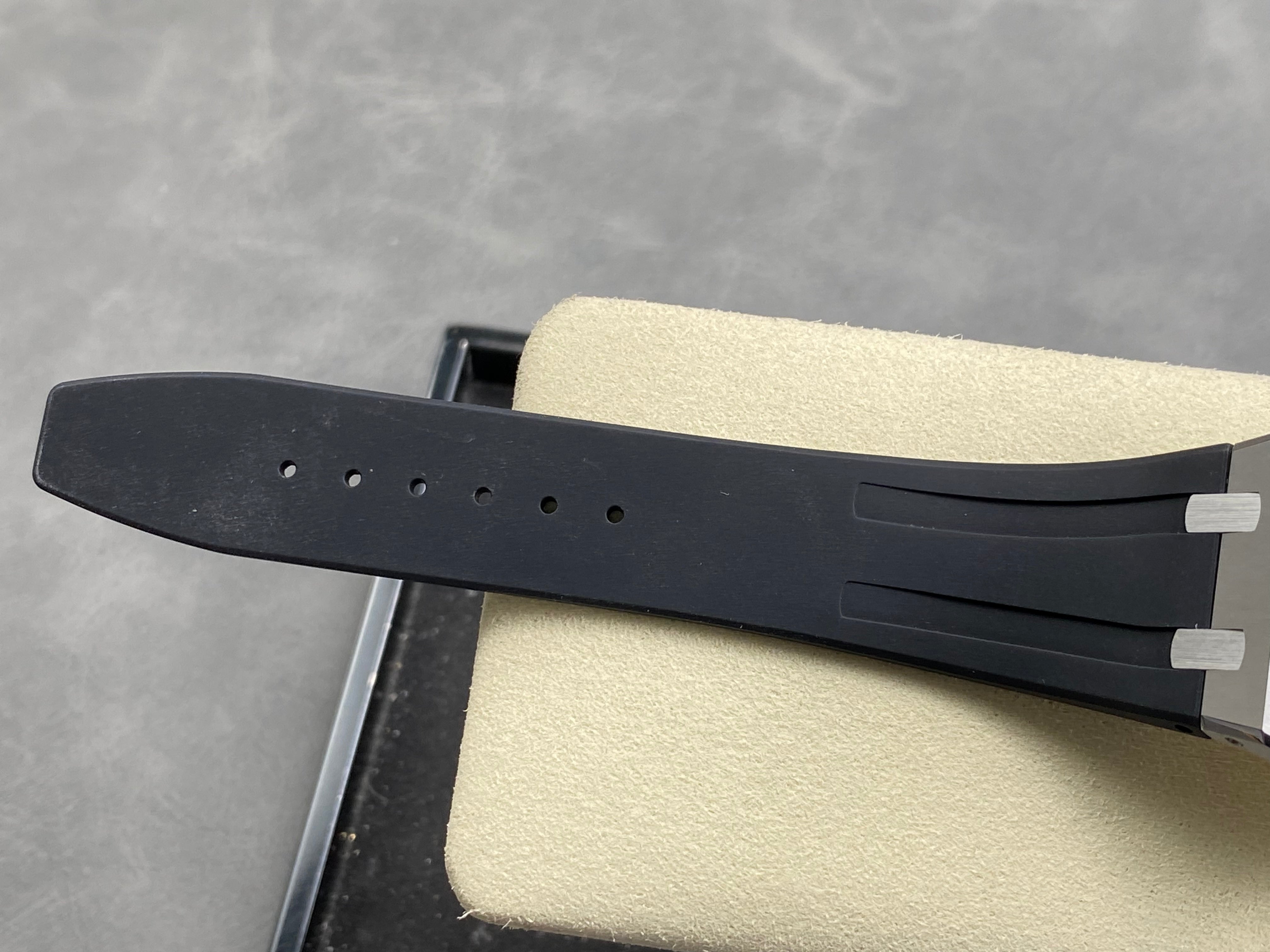 Audemars Piguet Royal Oak Selfwinding 41mm 15510 Grey Dial Rubber Strap