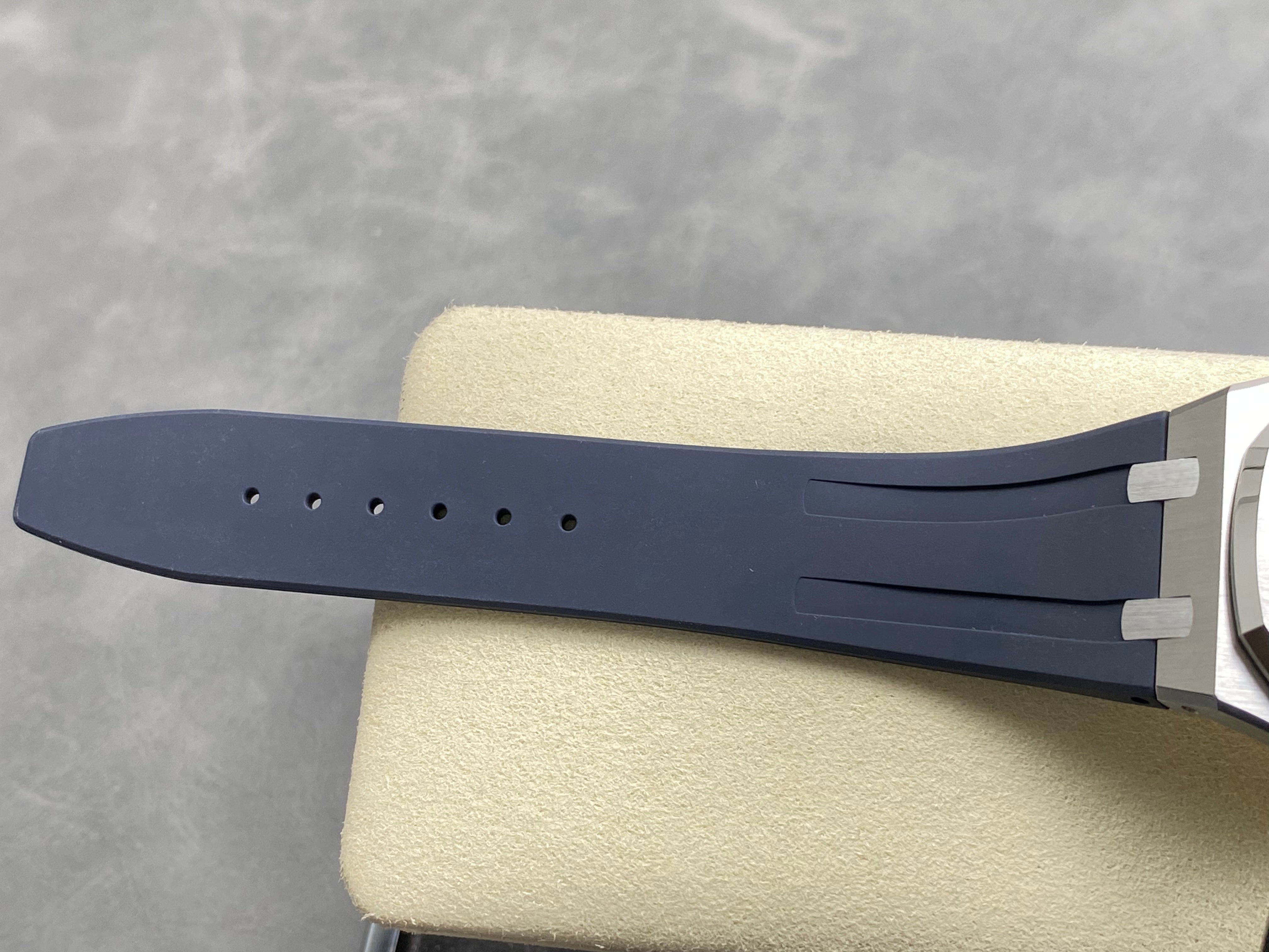 Audemars Piguet Royal Oak Selfwinding 41mm 15510 Blue Dial Rubber Strap