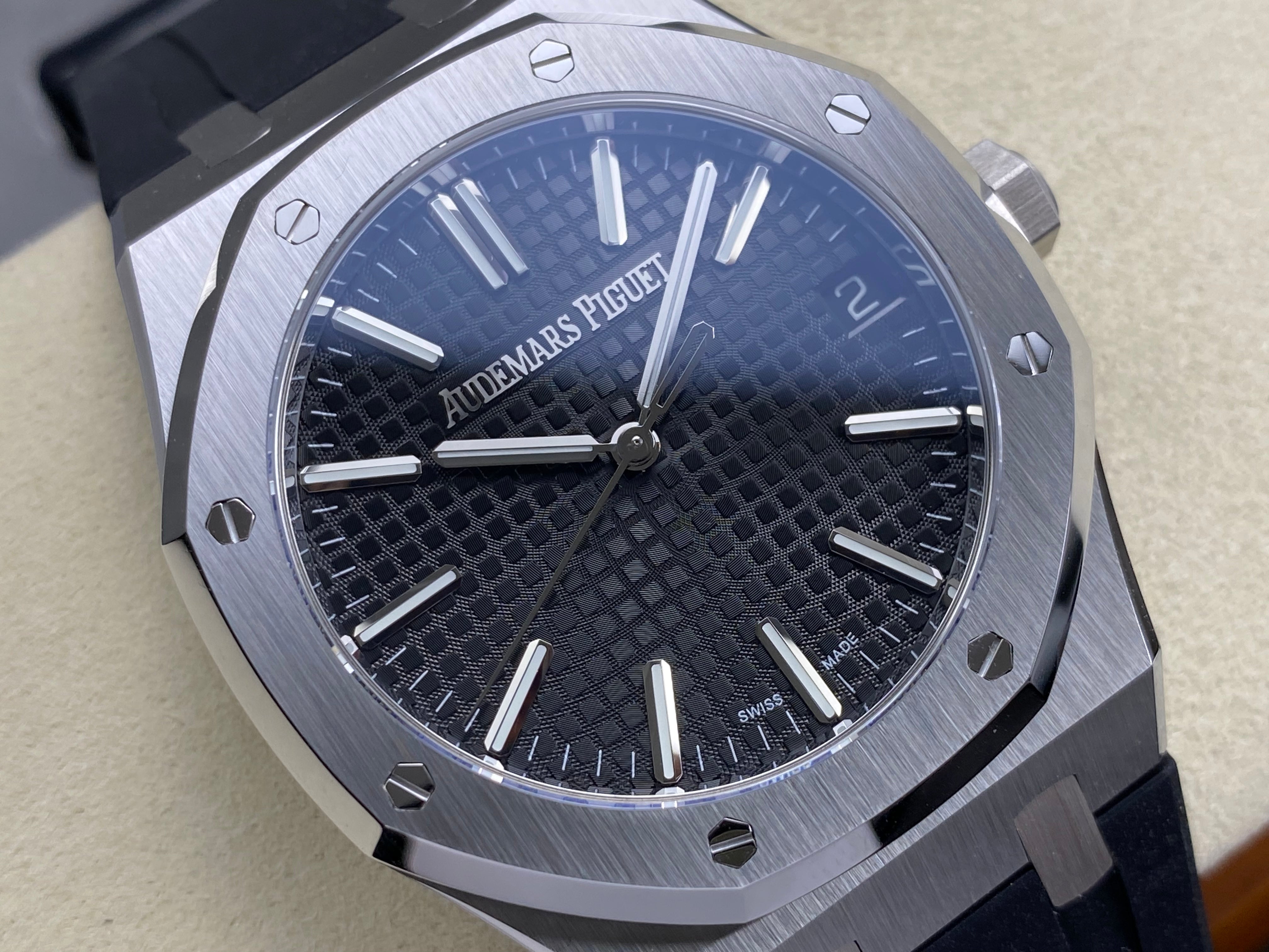 Audemars Piguet Royal Oak Selfwinding 41mm 15510 Black Dial Rubber Strap