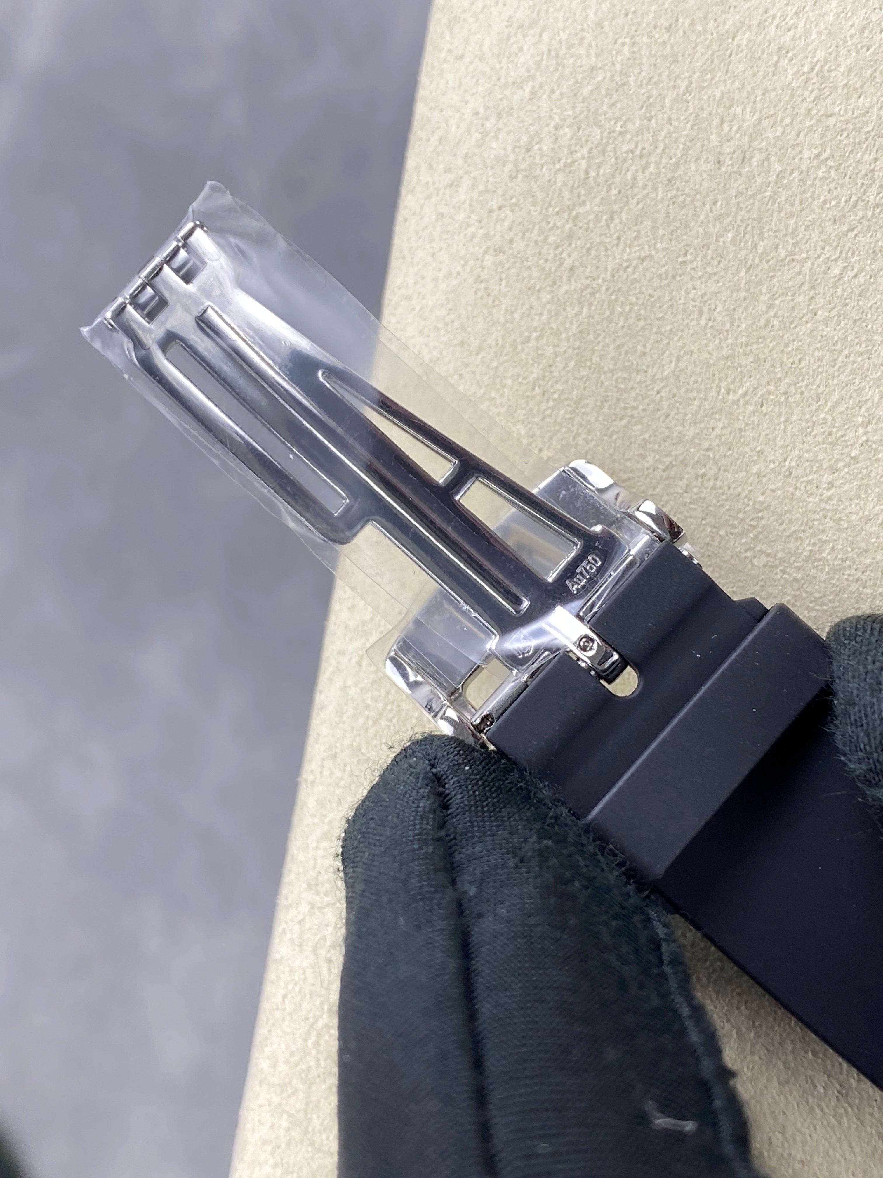 Audemars Piguet Royal Oak Chronograph 41mm Blue Dial Rubber Strap