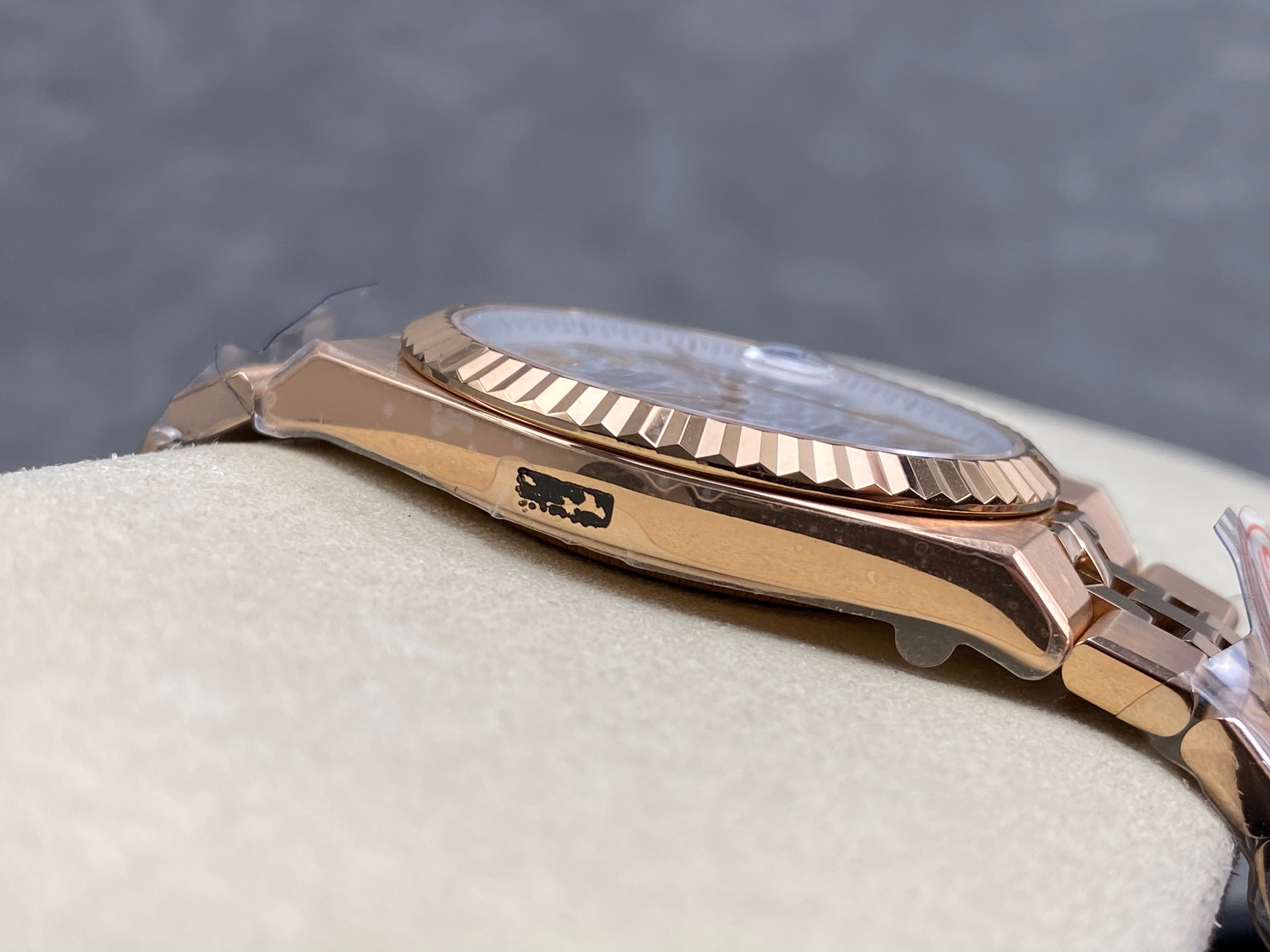 Rolex Land-Dweller Pink Gold White Dial