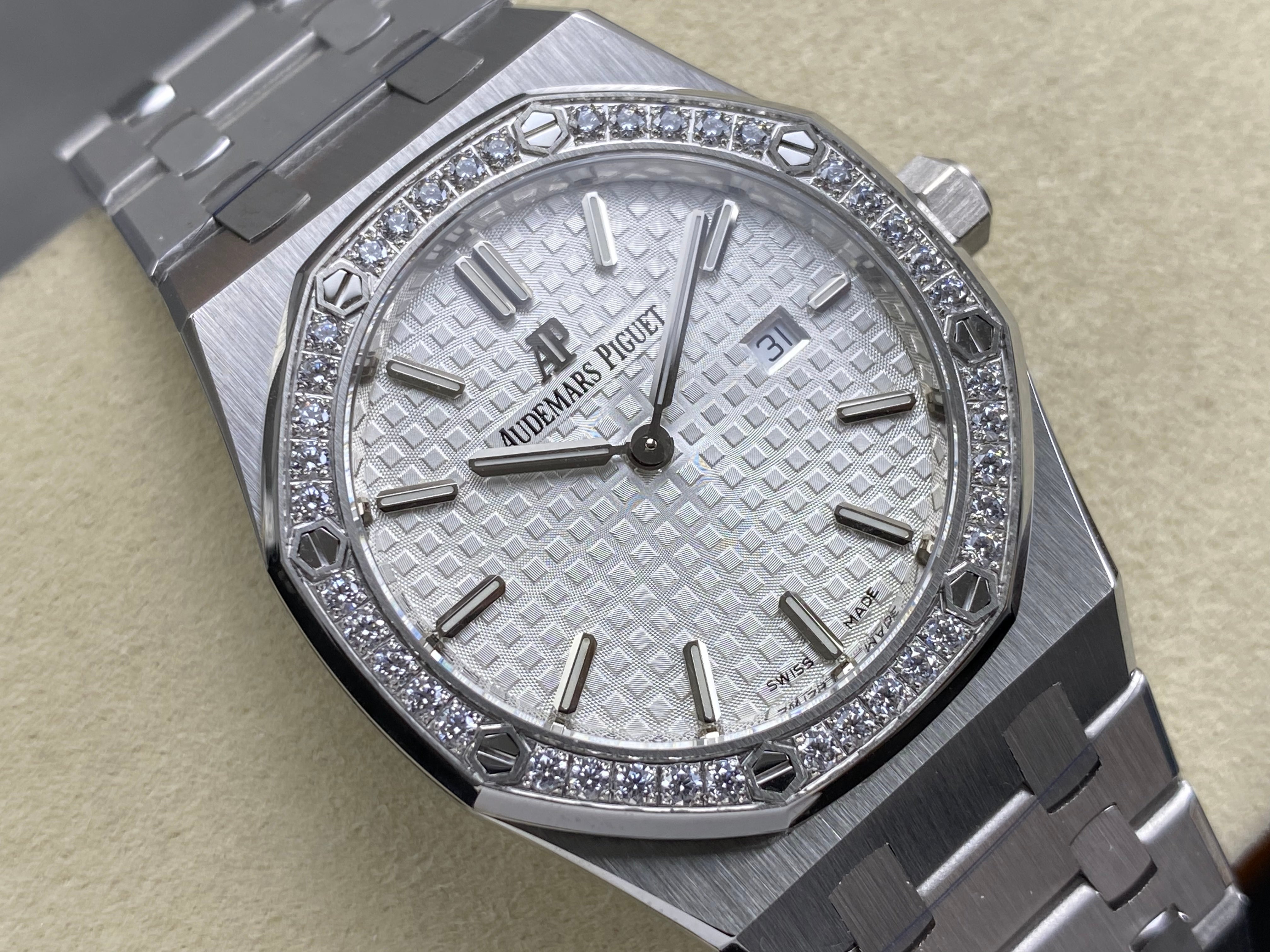 Audemars Piguet Royal Oak Lady 33mm Steel Case White Dial Diamond Bezel