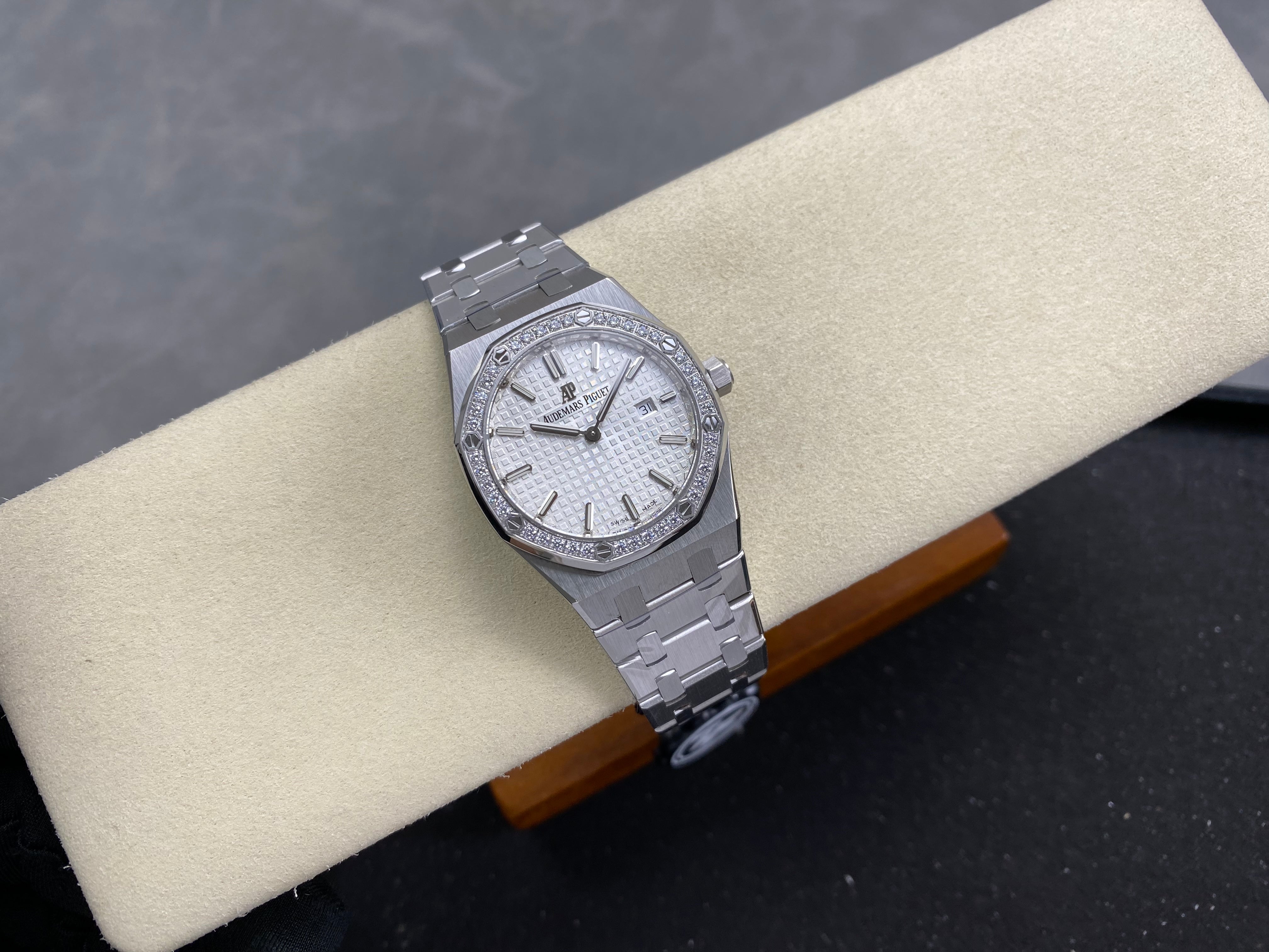 Audemars Piguet Royal Oak Lady 33mm Steel Case White Dial Diamond Bezel