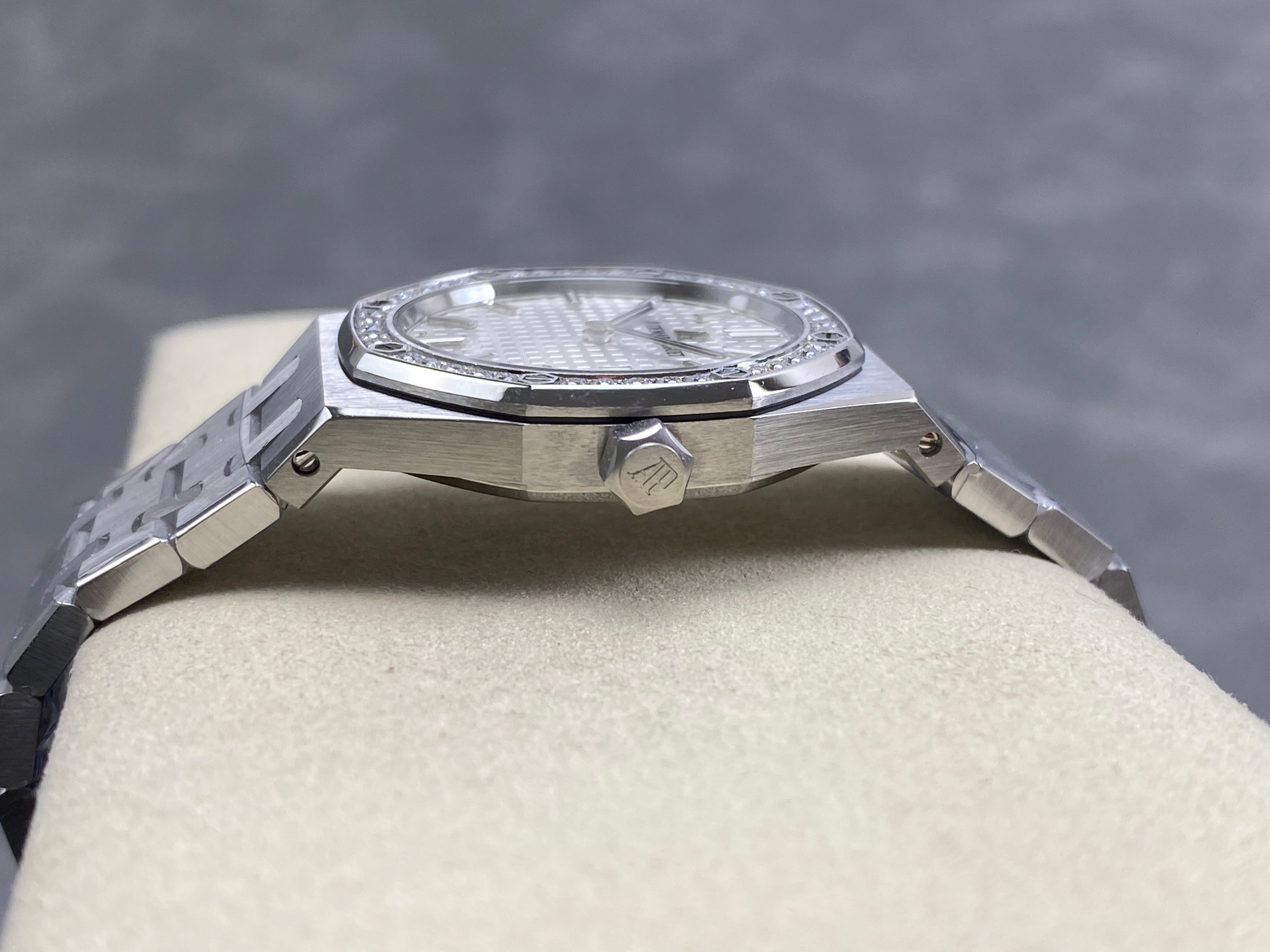 Audemars Piguet Royal Oak Lady 33mm Steel Case White Dial Diamond Bezel