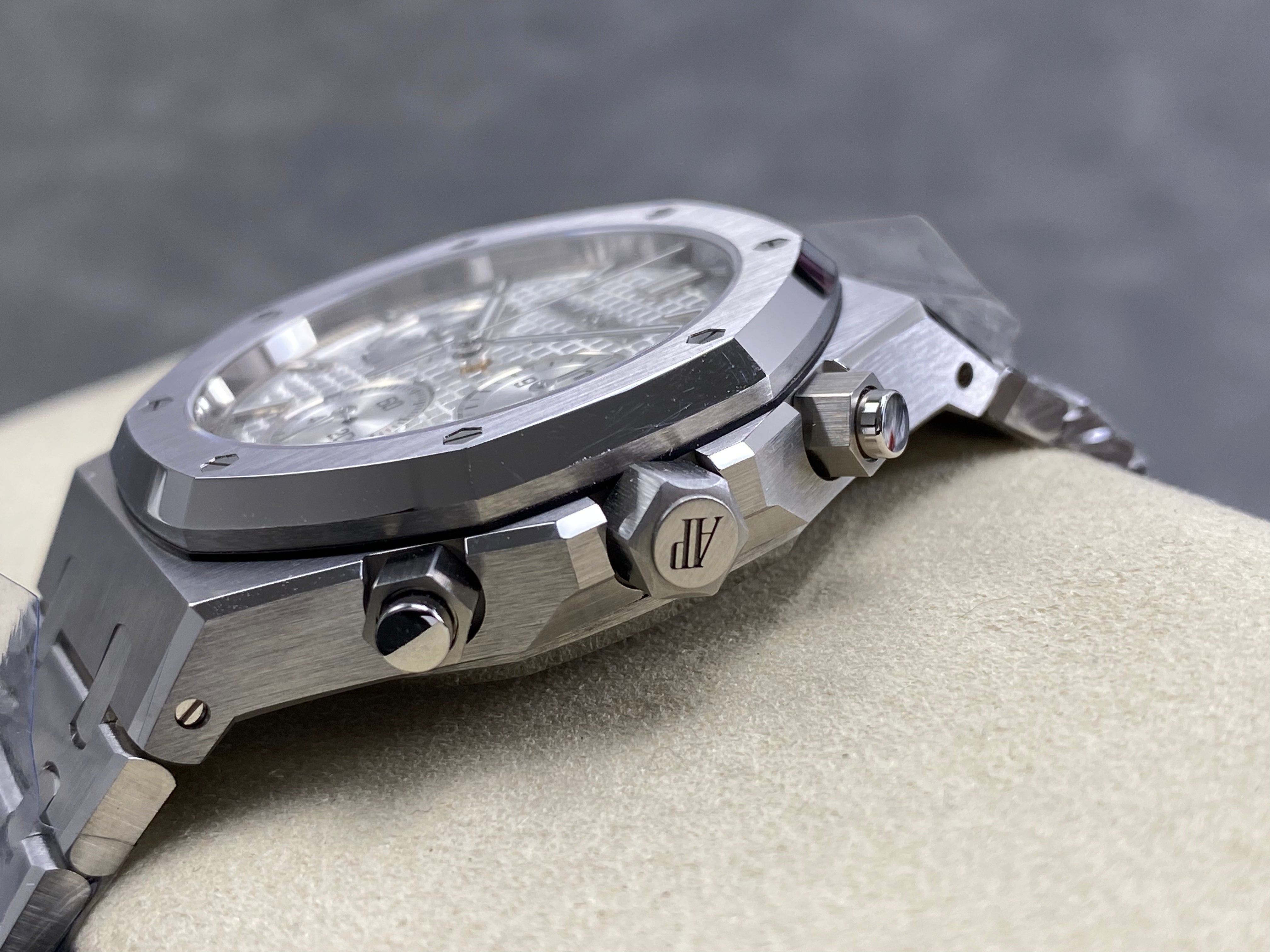 Audemars Piguet Royal Oak Chronograph 41mm Steel Case Silver Dial