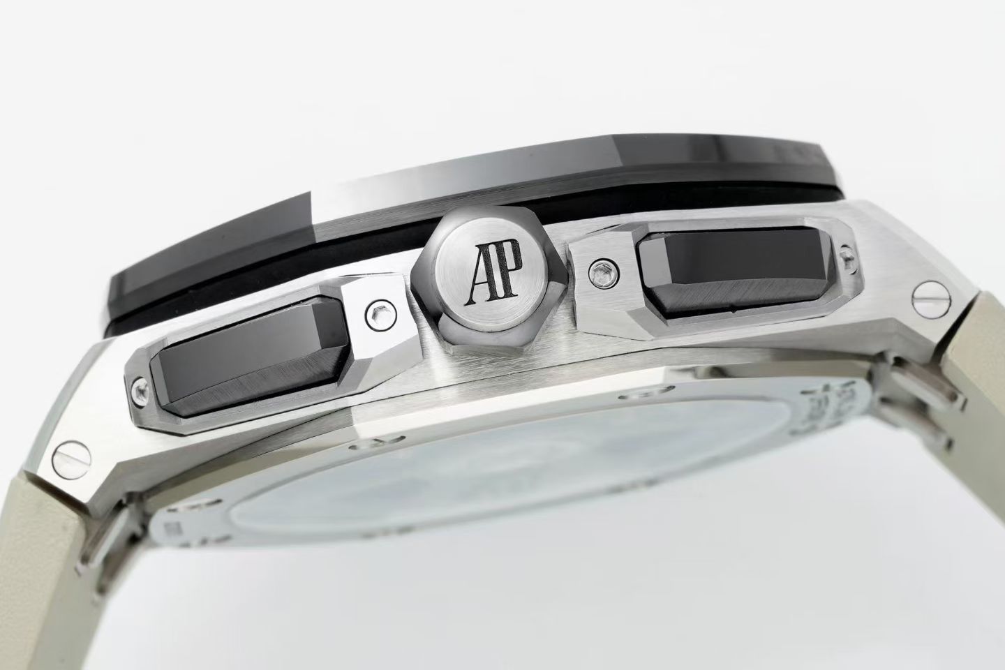 Audemars Piguet Royal Oak Chronograph 41mm Cream Dial Rubber Strap