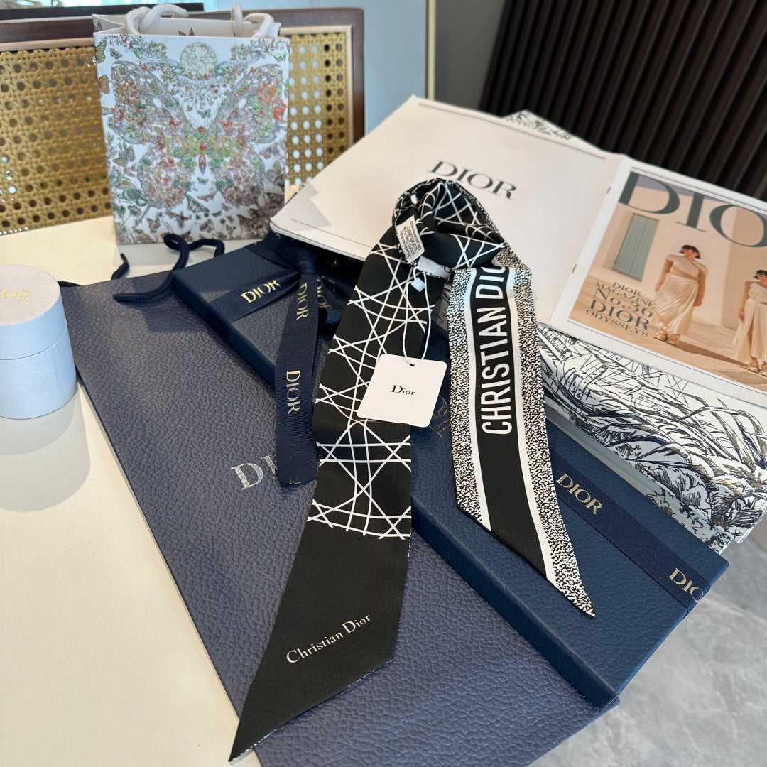 CC  Twilly Mini Scarf 120cm Black Mulberry Silk 945731