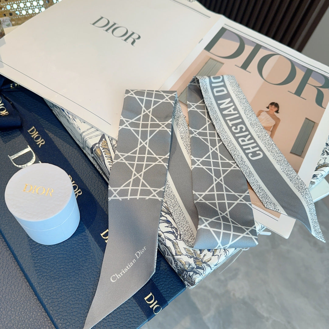 CC  Twilly Mini Scarf 120cm Gray Mulberry Silk 945732